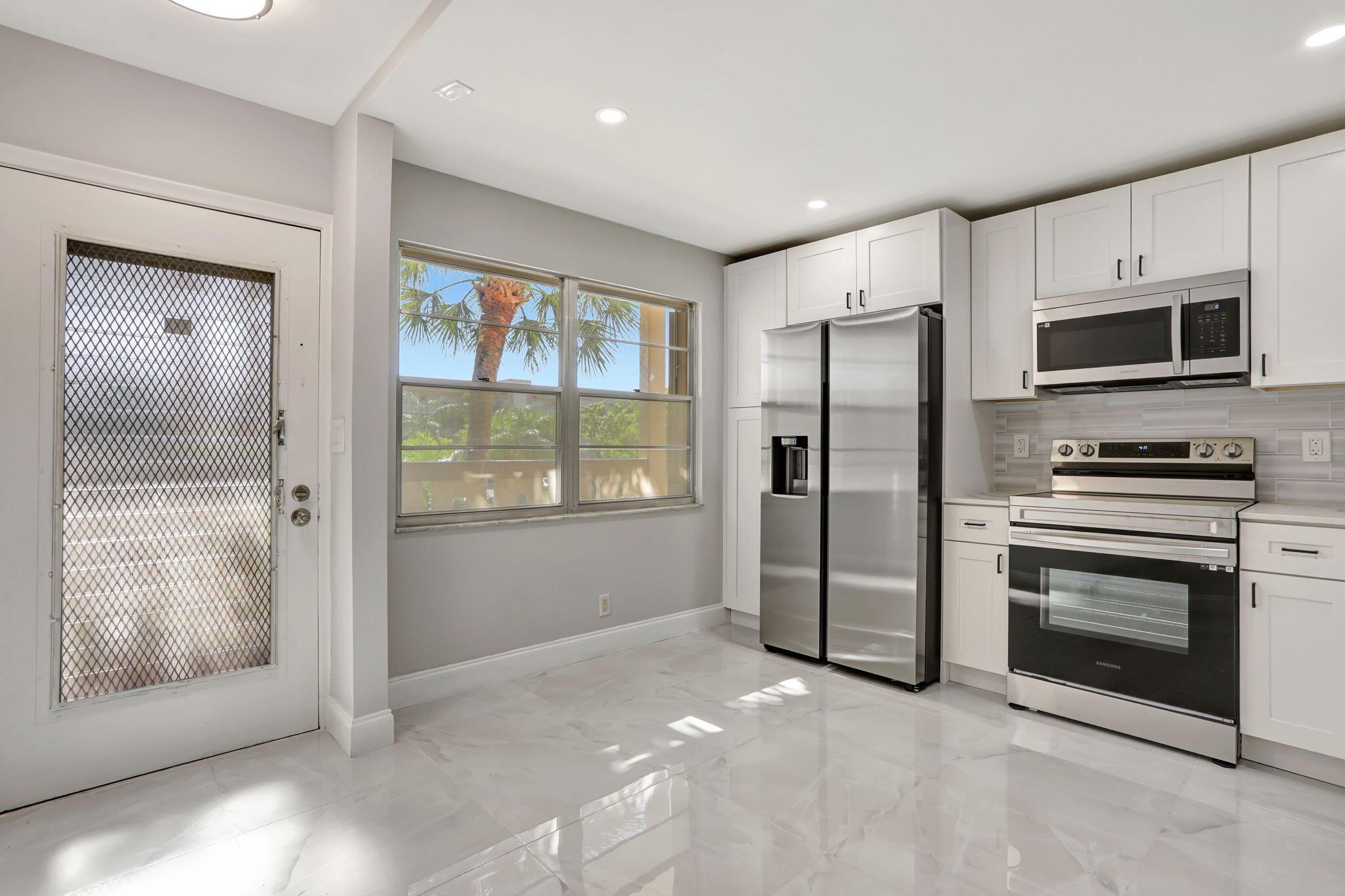 2202 LUCAYA Bend G2, Coconut Creek, FL 33066, Coconut Creek - Photo 2