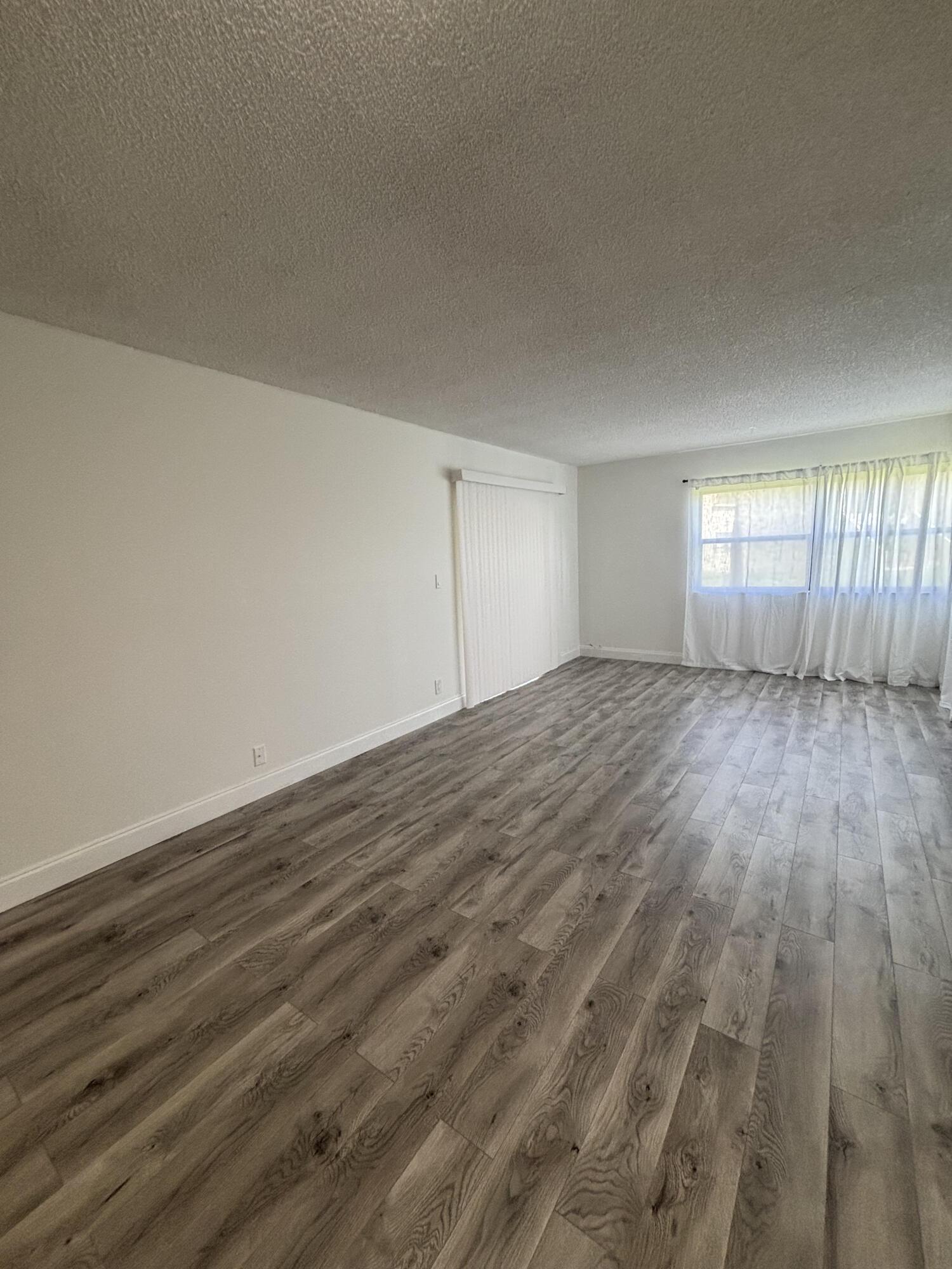 220 Lakeview Drive 103, Weston, FL 33326, Weston - Photo 5