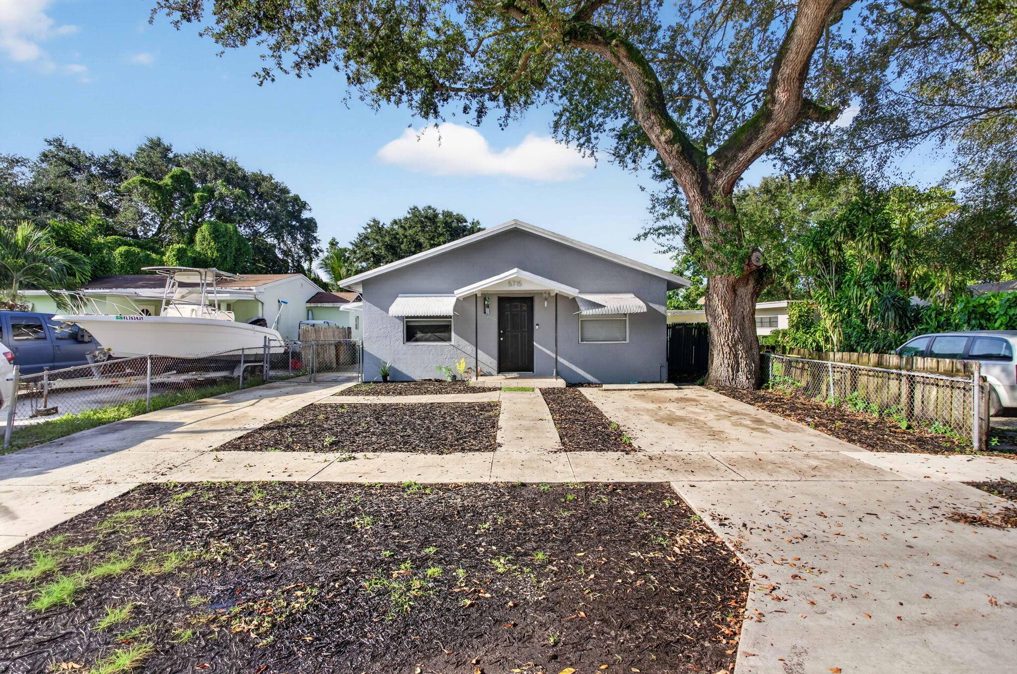 5715 GARFIELD Street, Hollywood, FL 33021, Hollywood - Photo 2