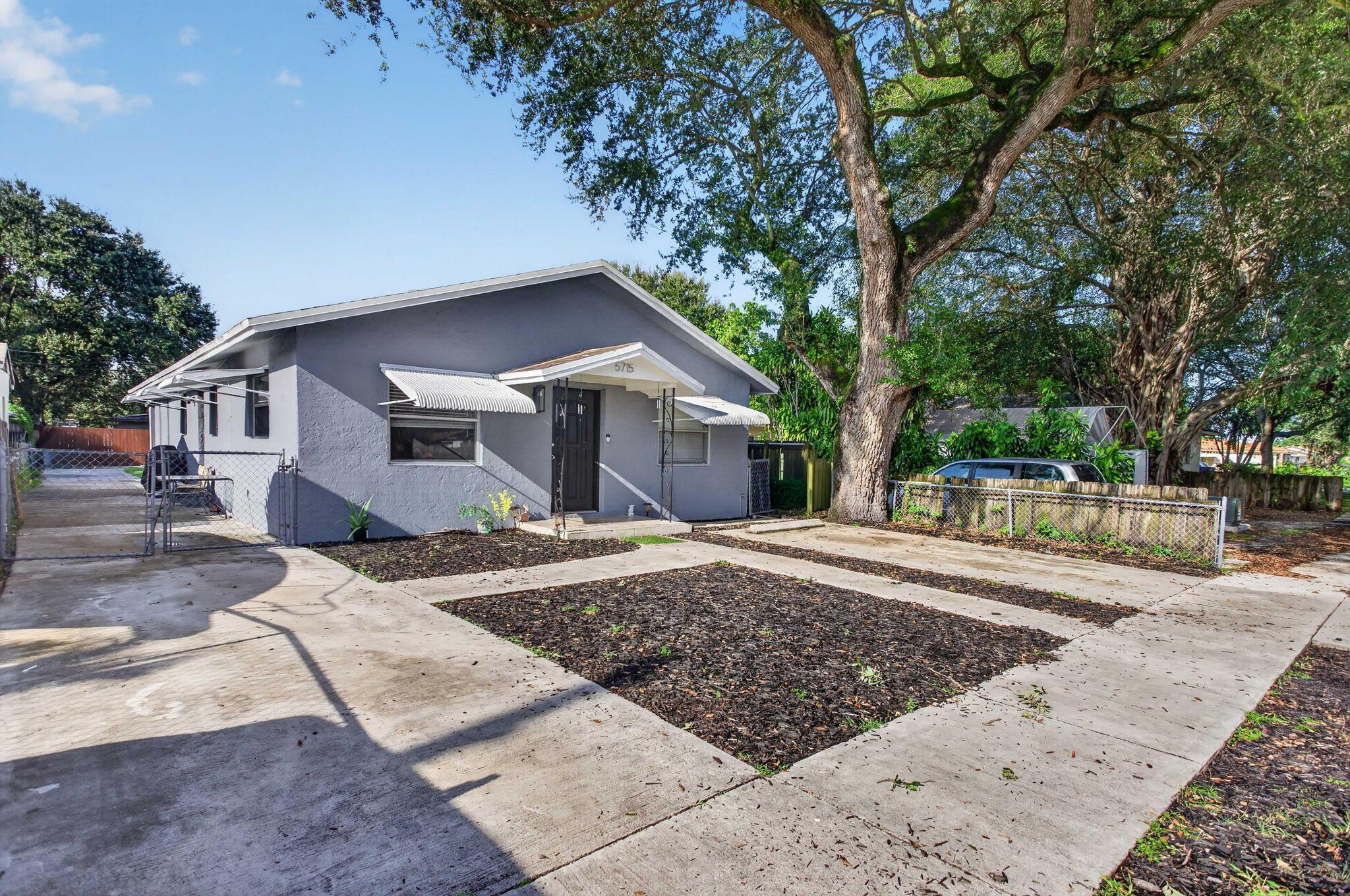 5715 GARFIELD Street, Hollywood, FL 33021, Hollywood - Photo 3