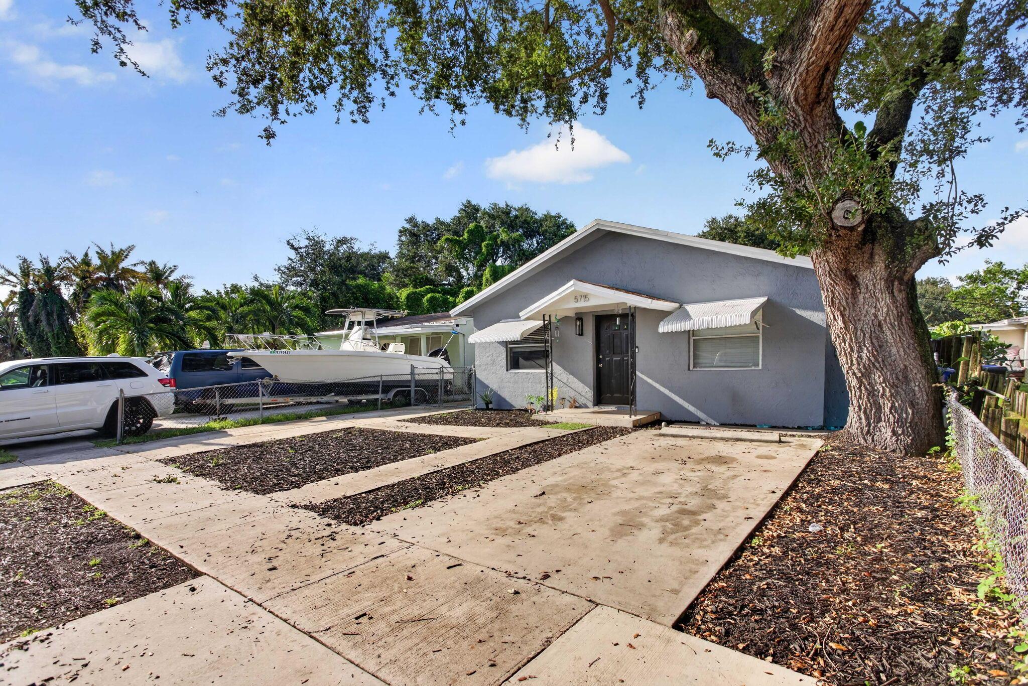 5715 GARFIELD Street, Hollywood, FL 33021, Hollywood - Photo 4