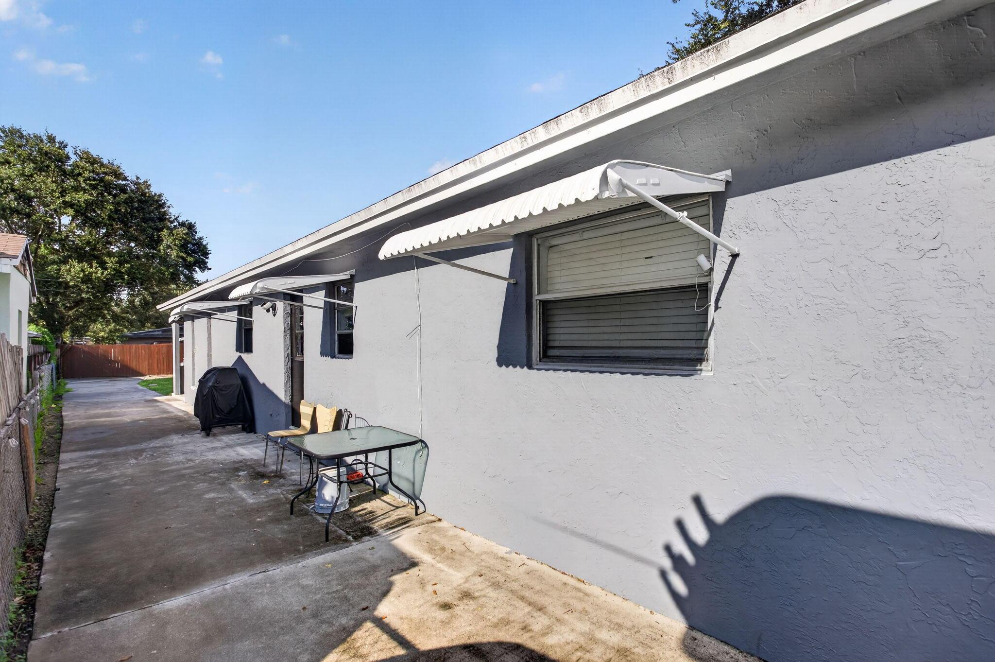 5715 GARFIELD Street, Hollywood, FL 33021, Hollywood - Photo 5