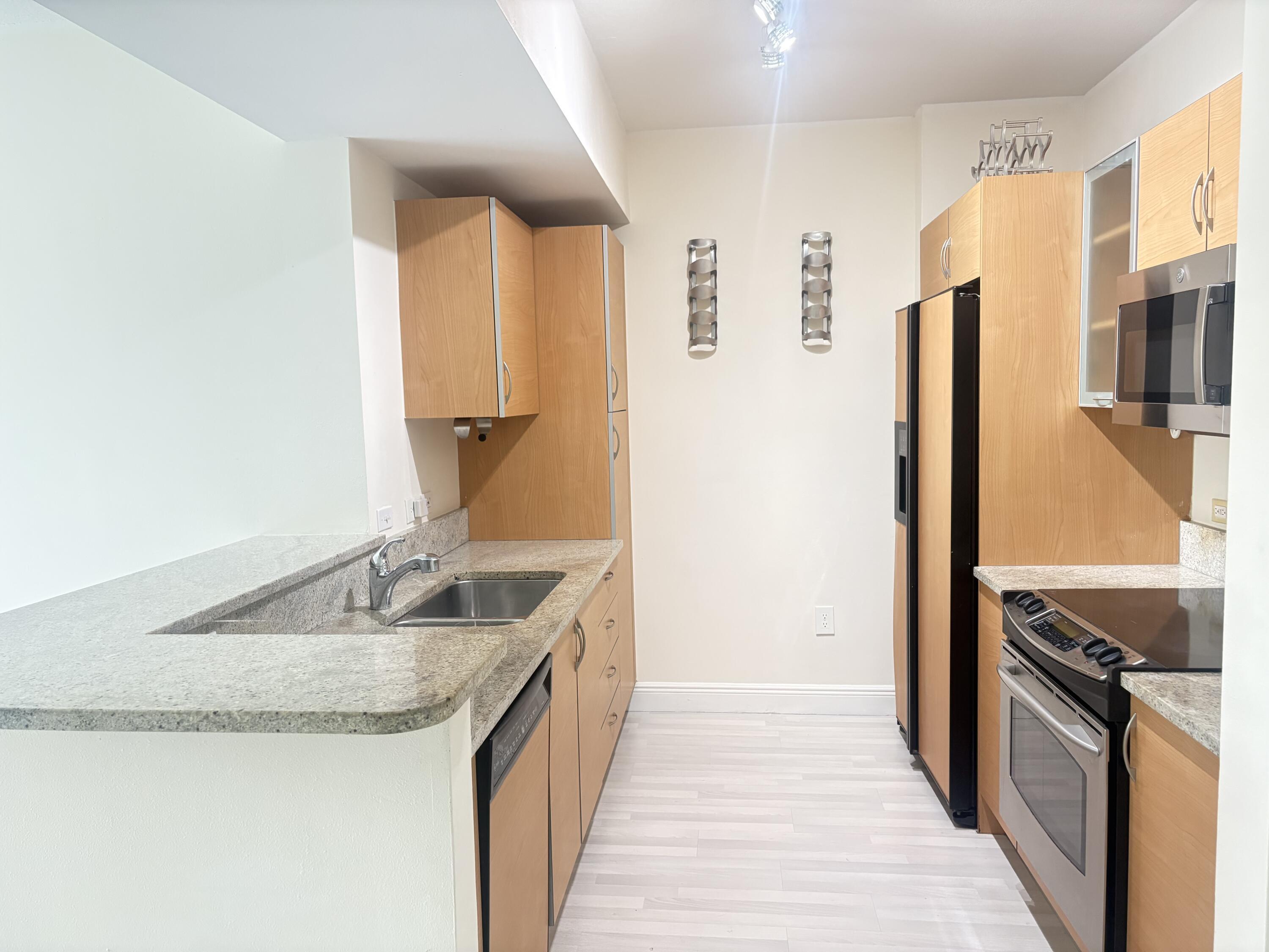 2775 NE 187TH Street 325, Aventura, FL 33180, Aventura