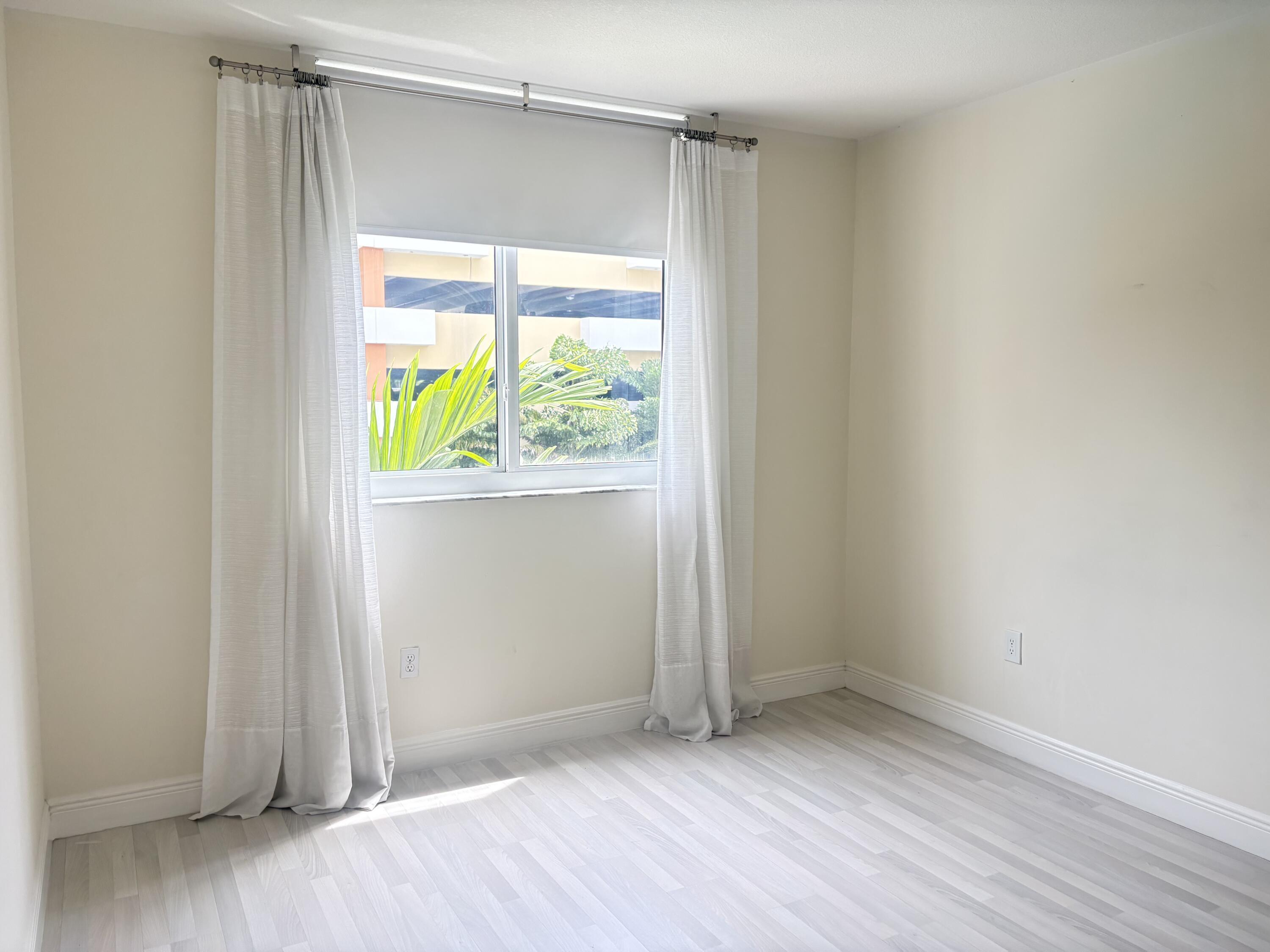 2775 NE 187TH Street 325, Aventura, FL 33180, Aventura - Photo 5