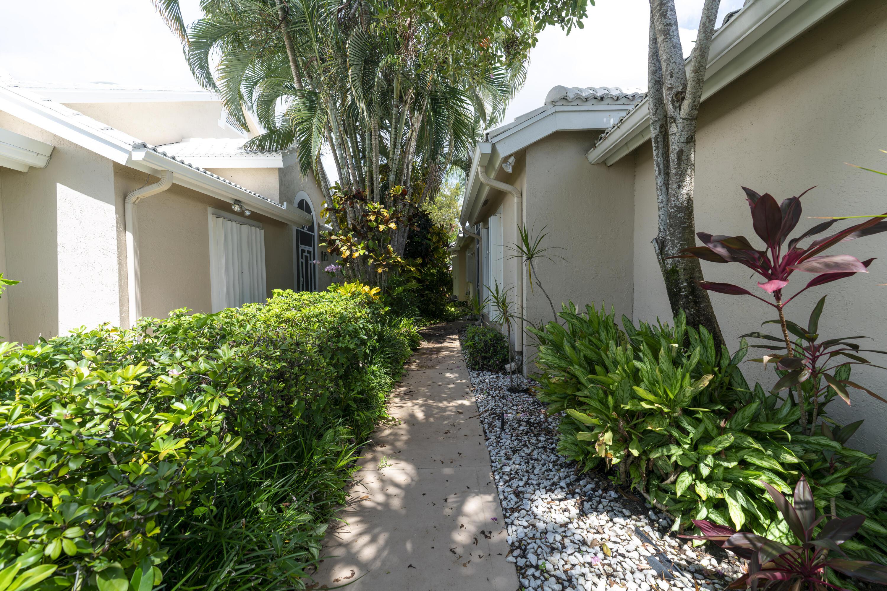 6113 GREENSPOINTE Drive 10, Boynton Beach, FL 33437, Boynton Beach - Photo 2