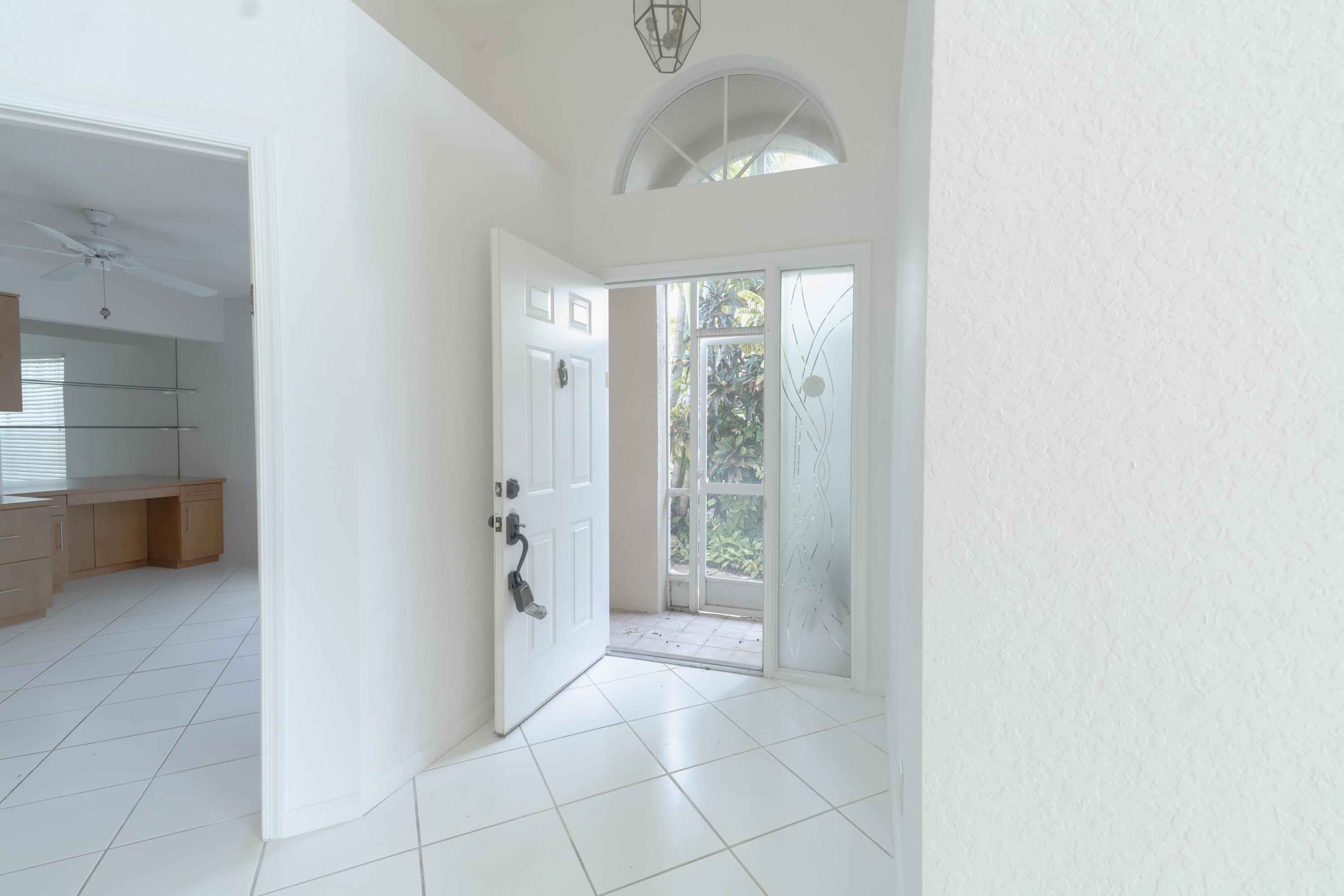 6113 GREENSPOINTE Drive 10, Boynton Beach, FL 33437, Boynton Beach - Photo 3