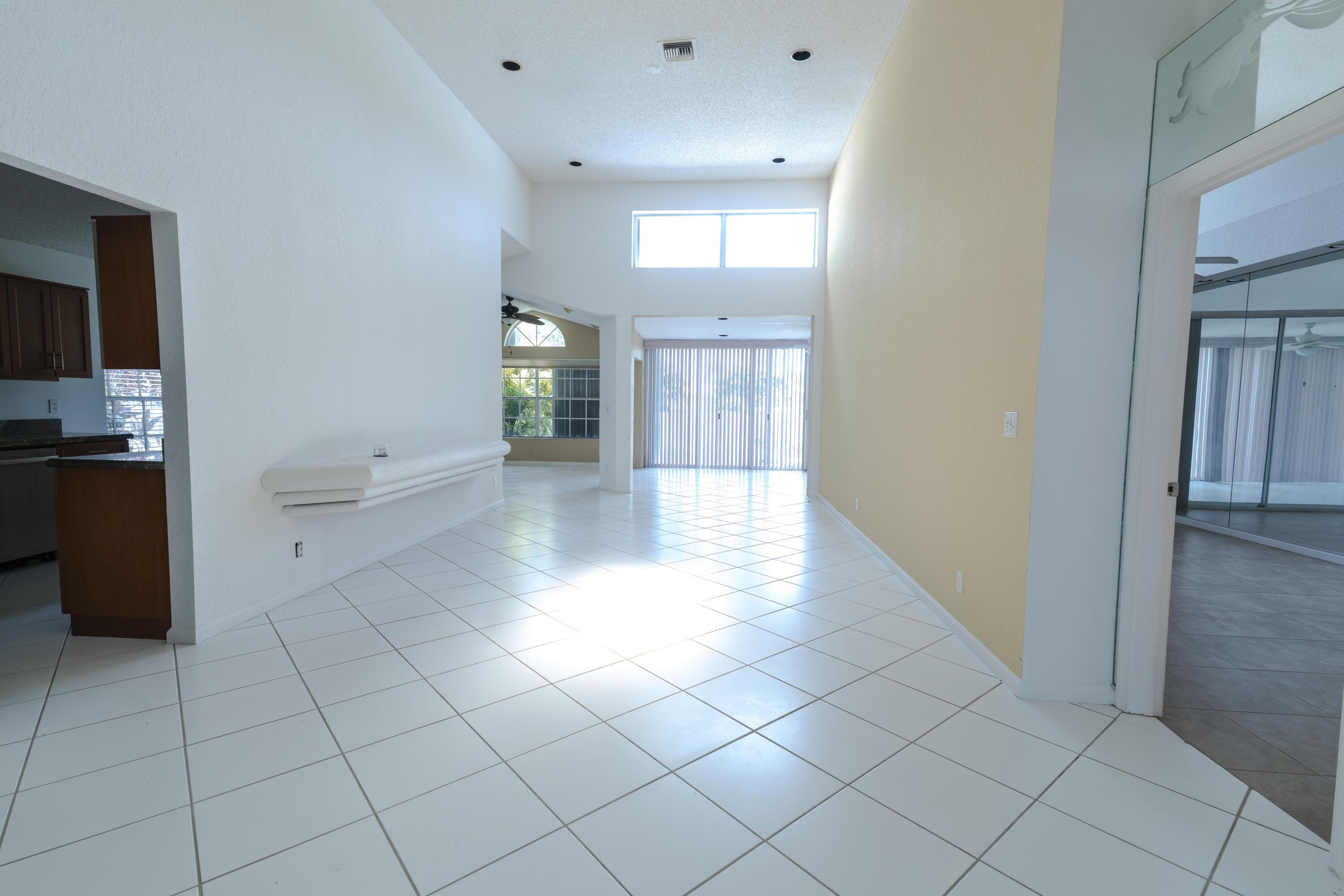 6113 GREENSPOINTE Drive 10, Boynton Beach, FL 33437, Boynton Beach - Photo 5