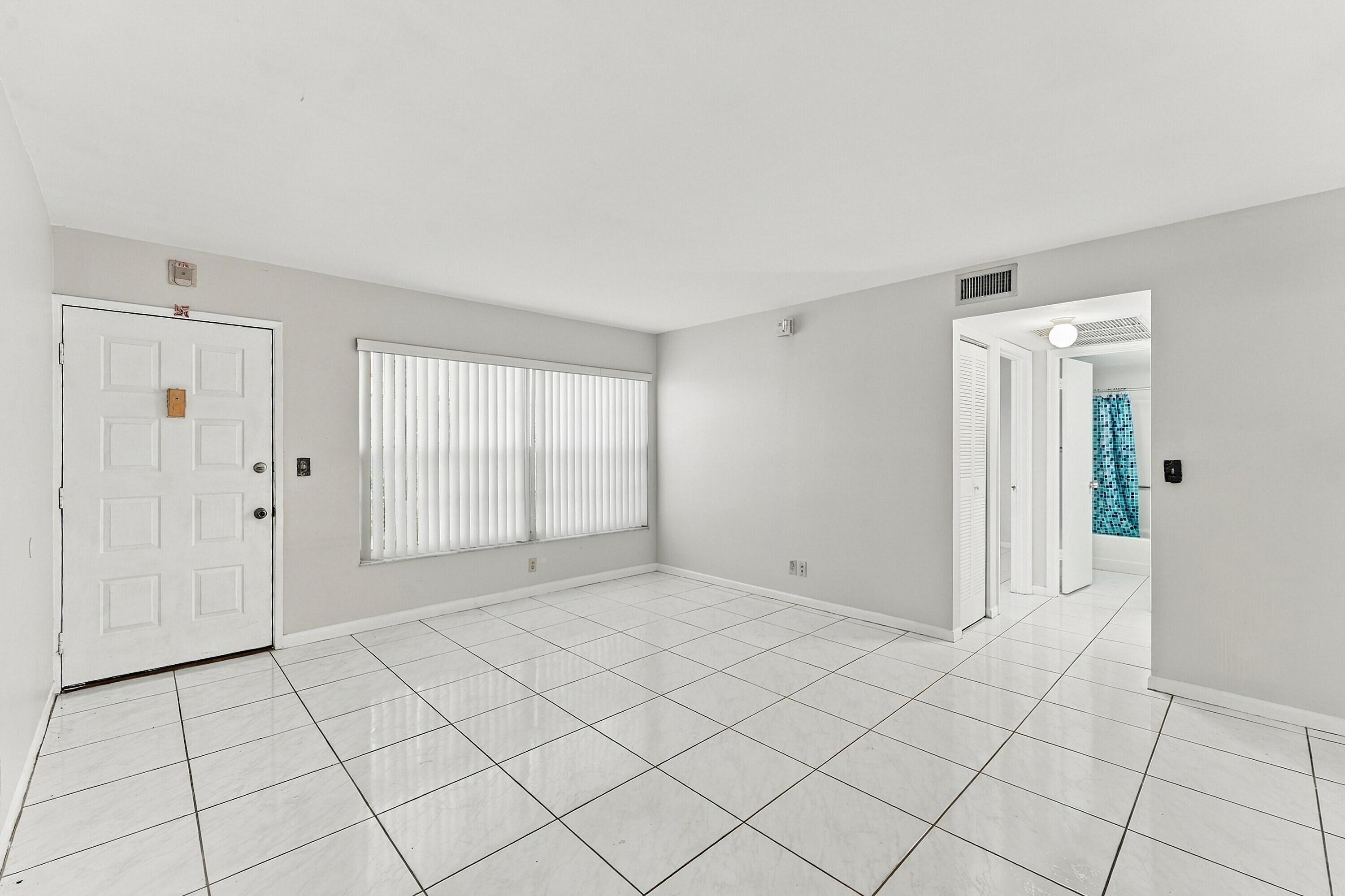 3668 N UNIVERSITY Drive D-7, Coral Springs, FL 33065, Coral Springs - Photo 4