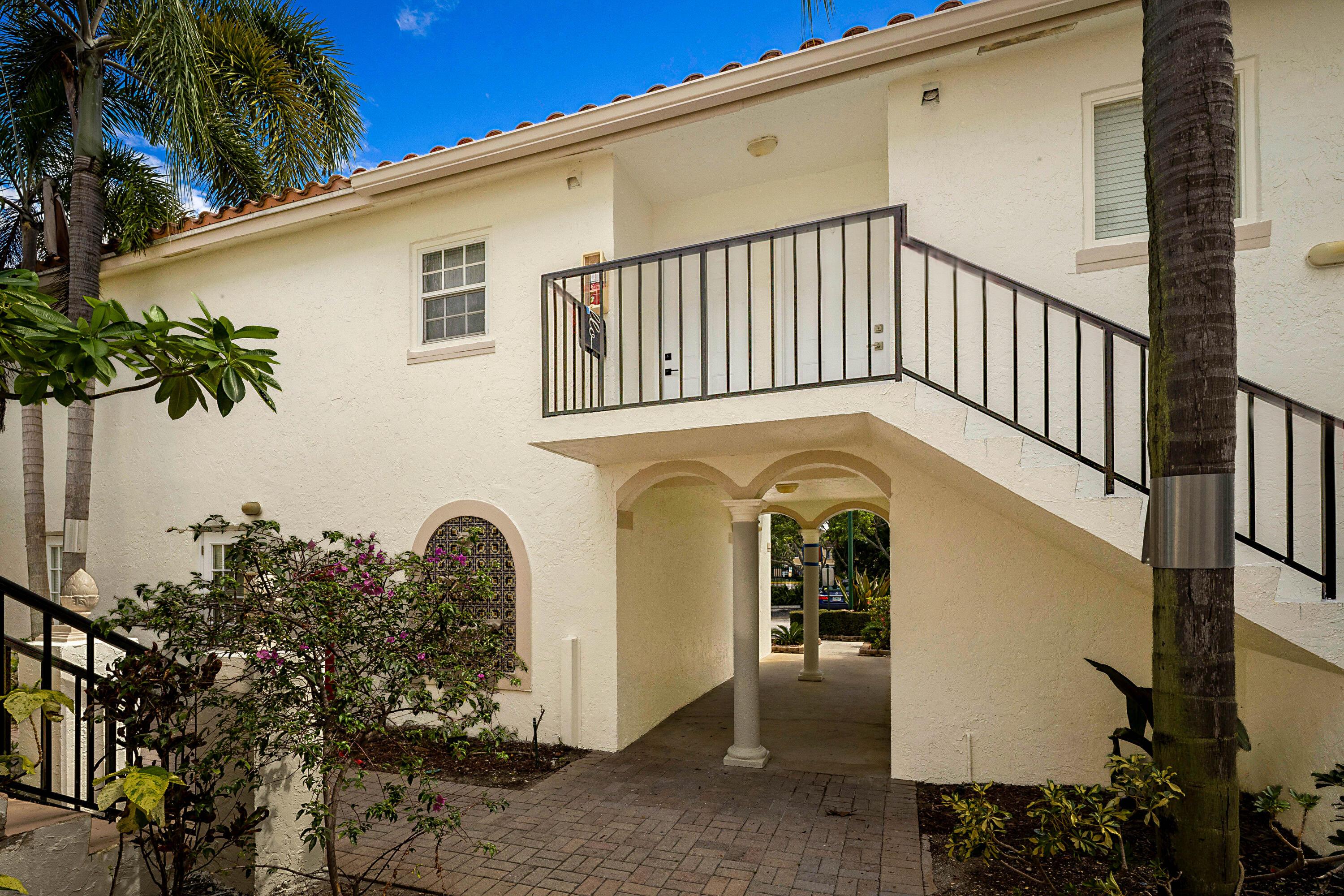 1105 Lake Shore Drive 205, Lake Park, FL 33403, Lake Park - Photo 2