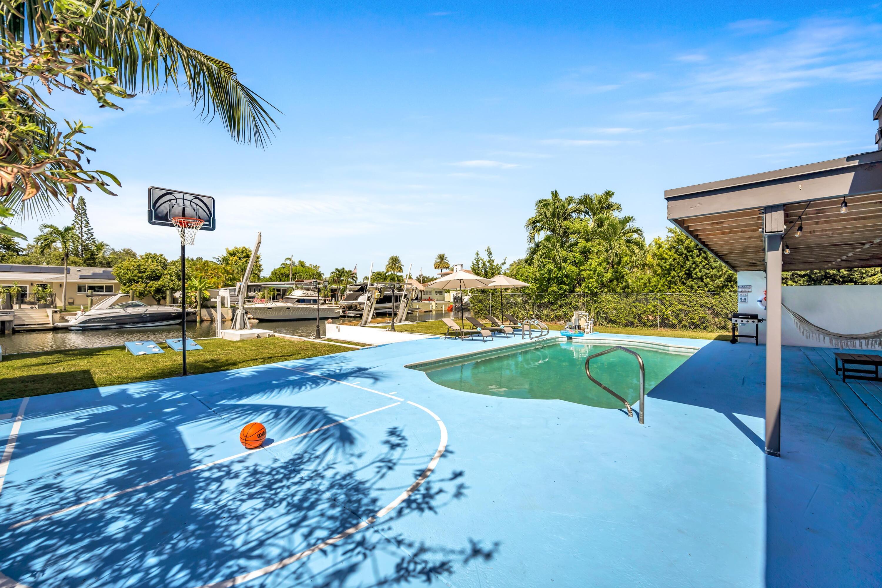 1875 Keystone Boulevard, North Miami, FL 33181, North Miami - Photo 2
