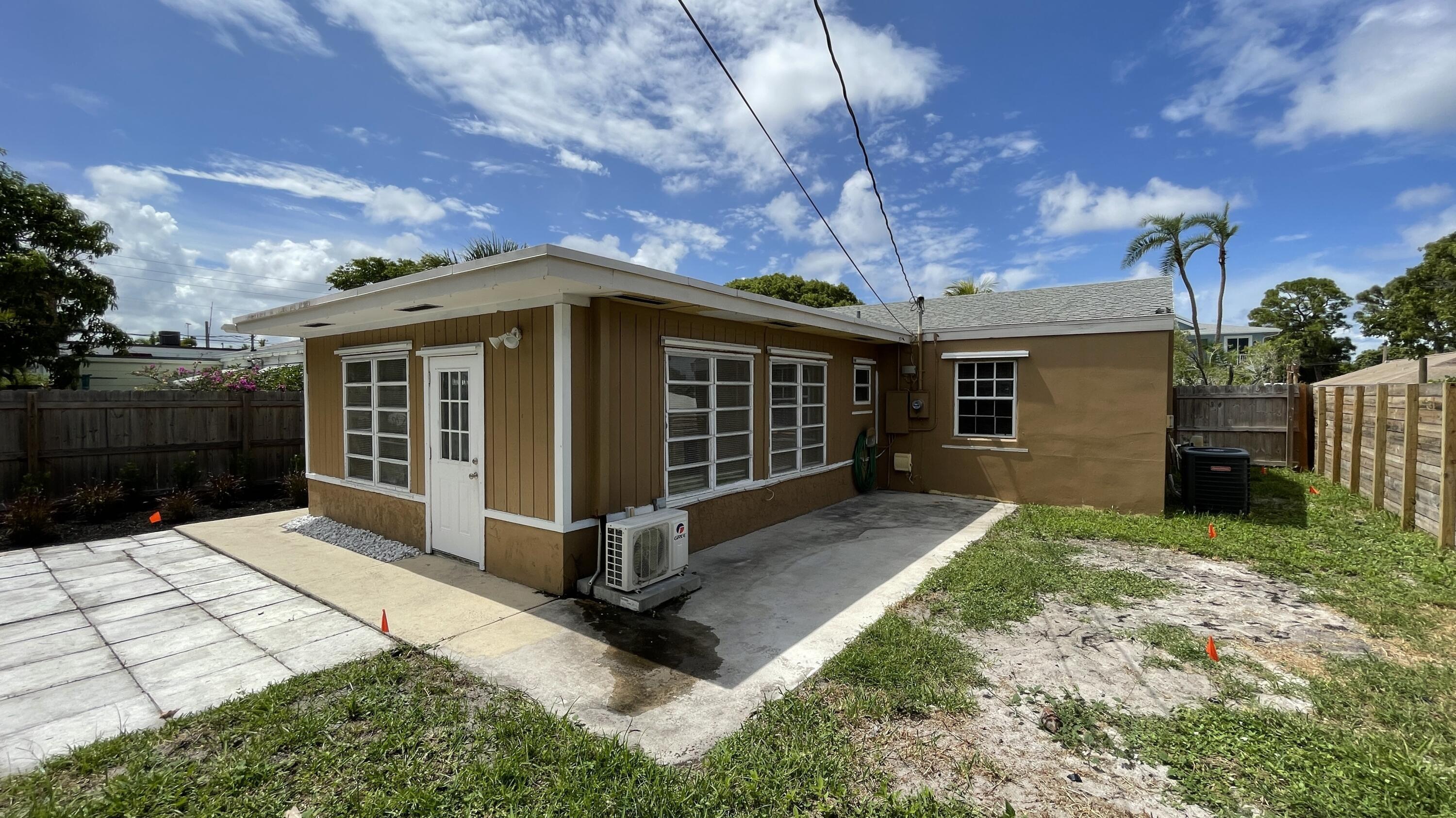 116 E CENTRAL Boulevard, Lantana, FL 33462, Lantana - Photo 3