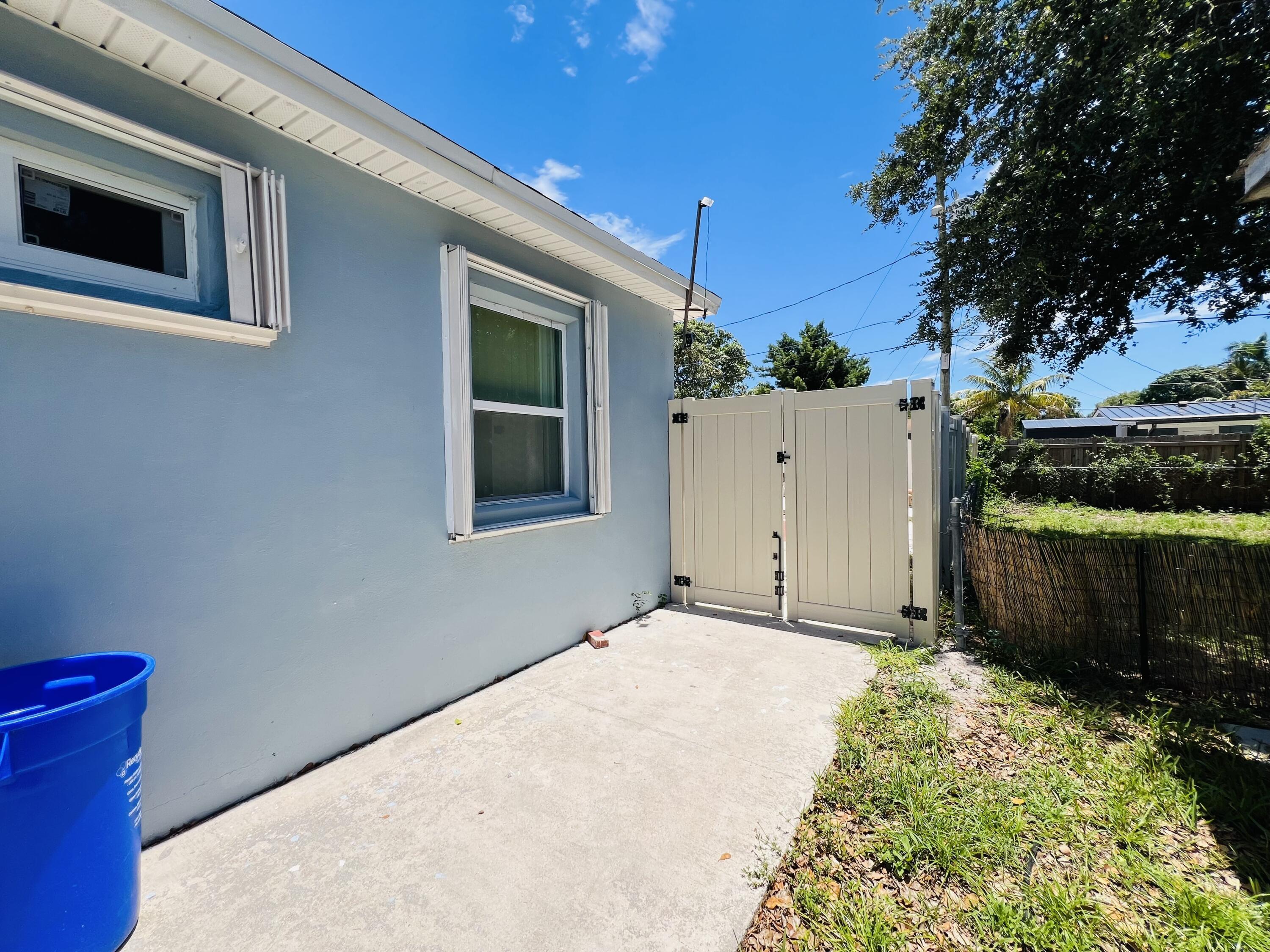 1210 S D Street C, Lake Worth Beach, FL 33460, Lake Worth Beach - Photo 2