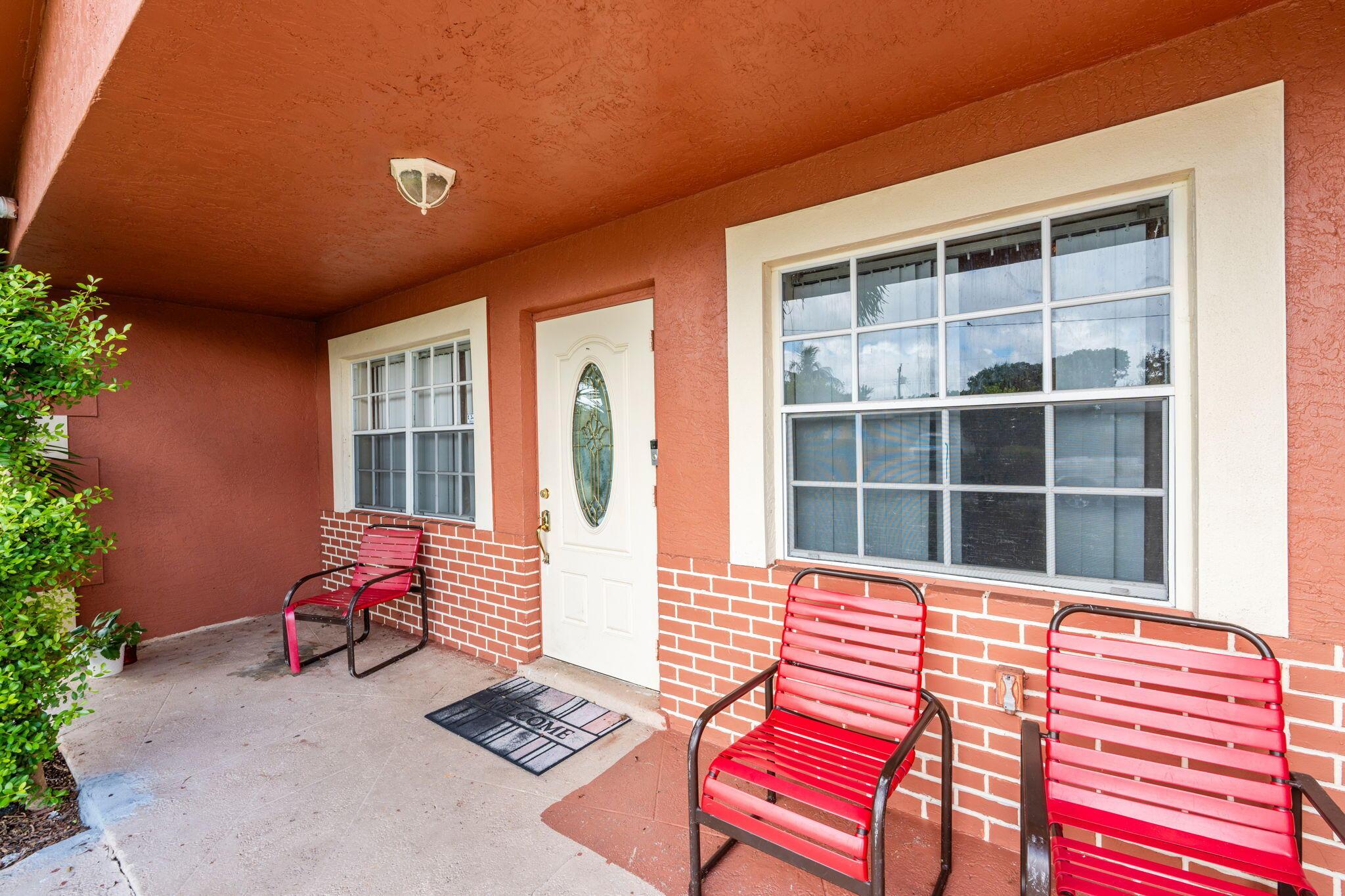524 NW 9th Avenue, Boynton Beach, FL 33435, Boynton Beach - Photo 2