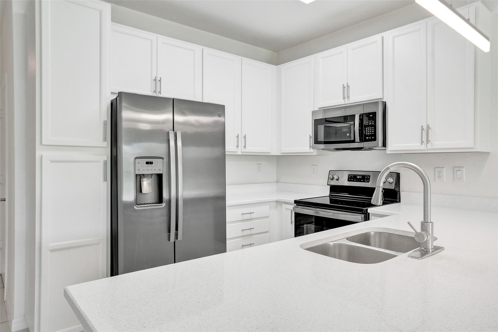4748 SW 63rd Terrace, Davie, FL 33314, Davie - Photo 4