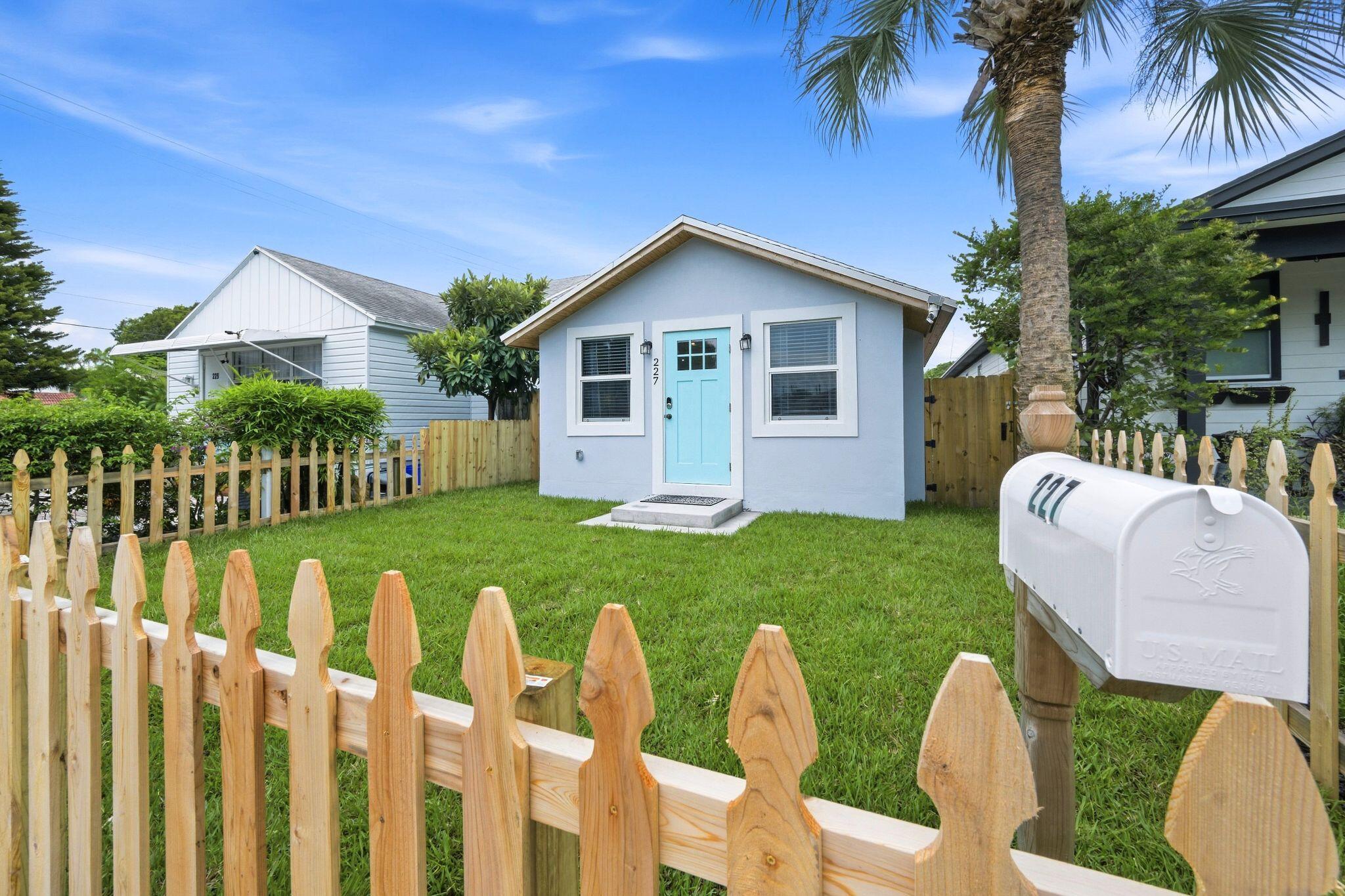 227 S E Street, Lake Worth Beach, FL 33460, Lake Worth Beach - Photo 3
