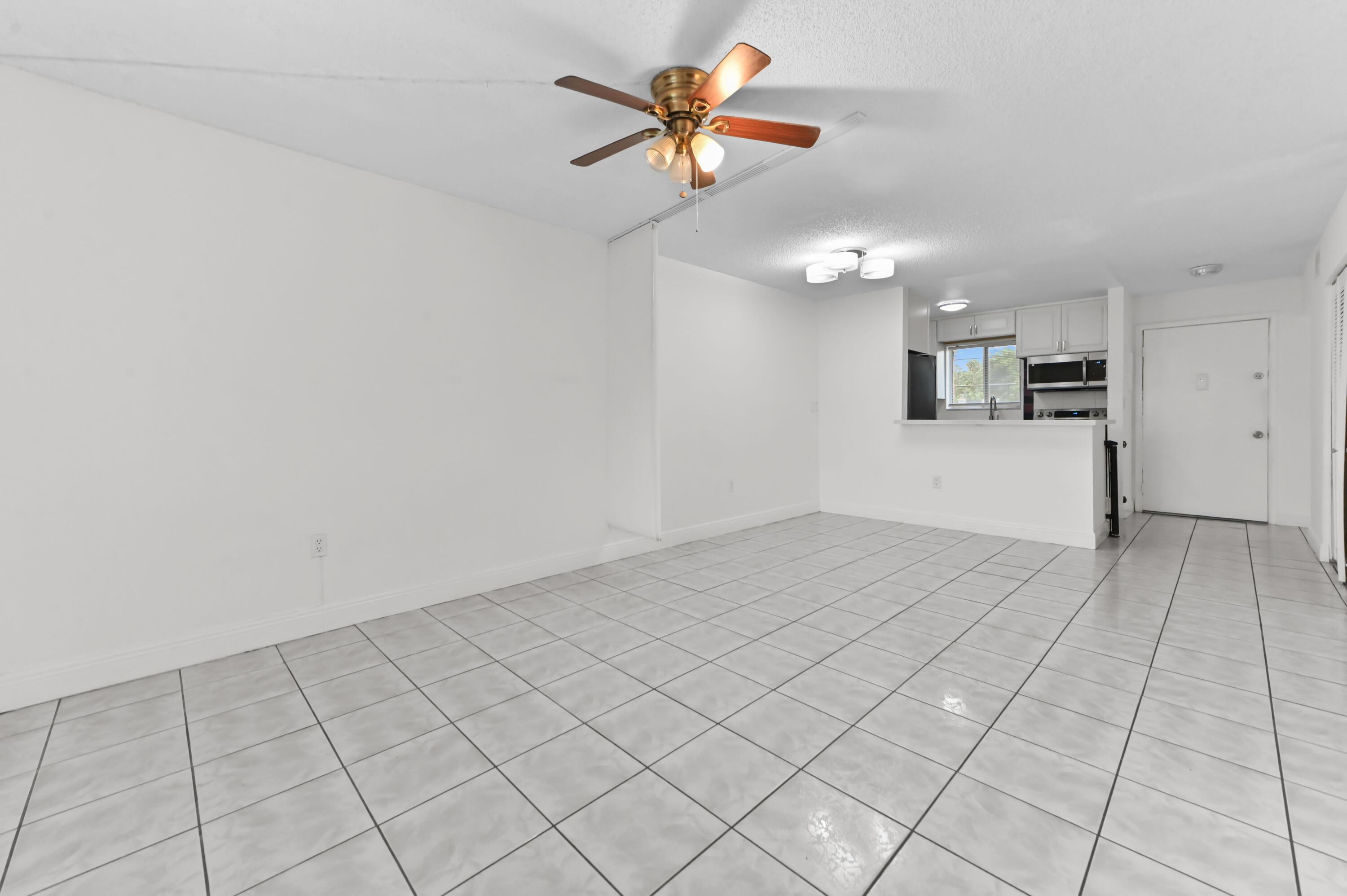 6034 Forest Hill Boulevard 107, West Palm Beach, FL 33415, West Palm Beach - Photo 3