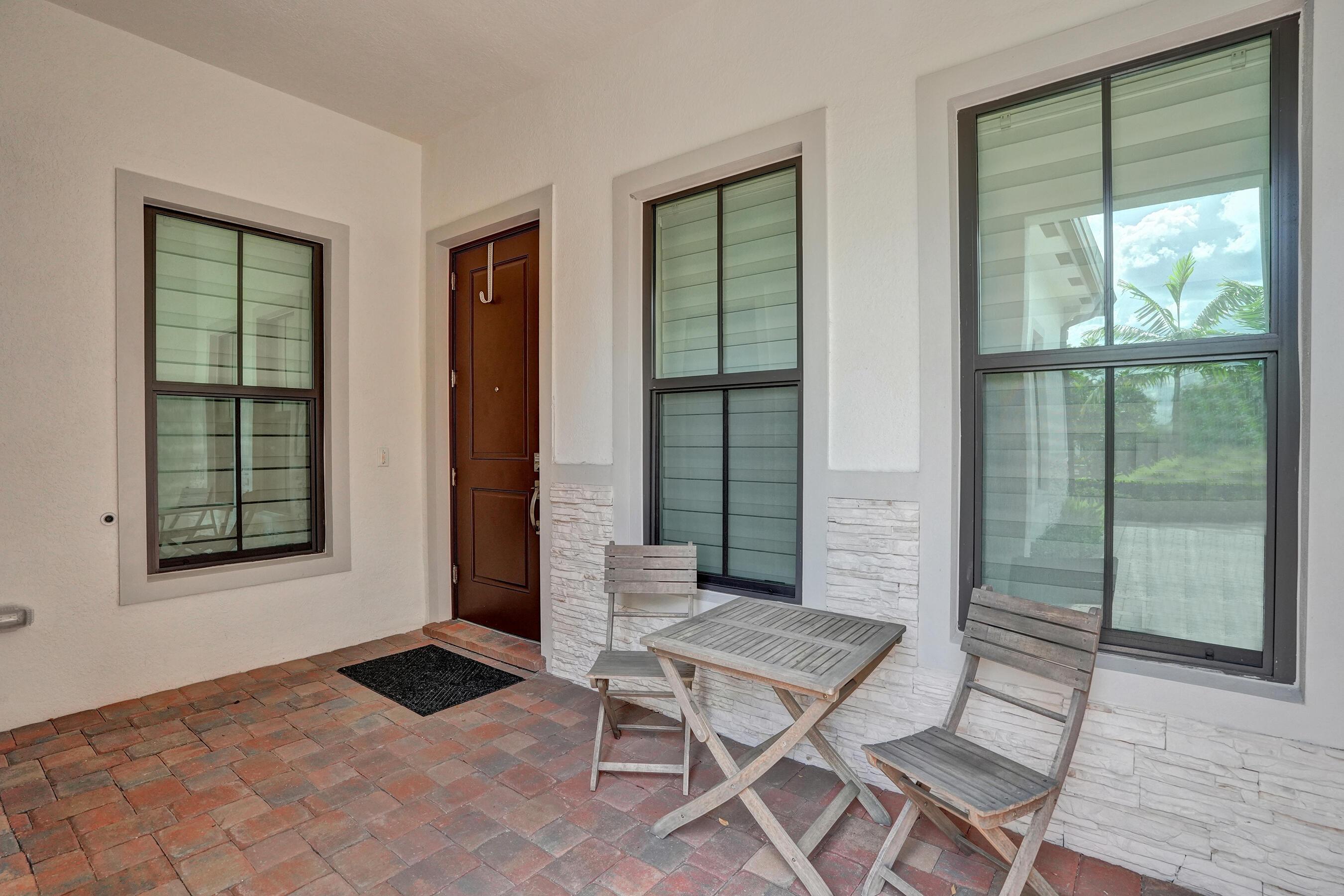 8336 W BLUE SPRING Drive, Parkland, FL 33067, Parkland - Photo 4