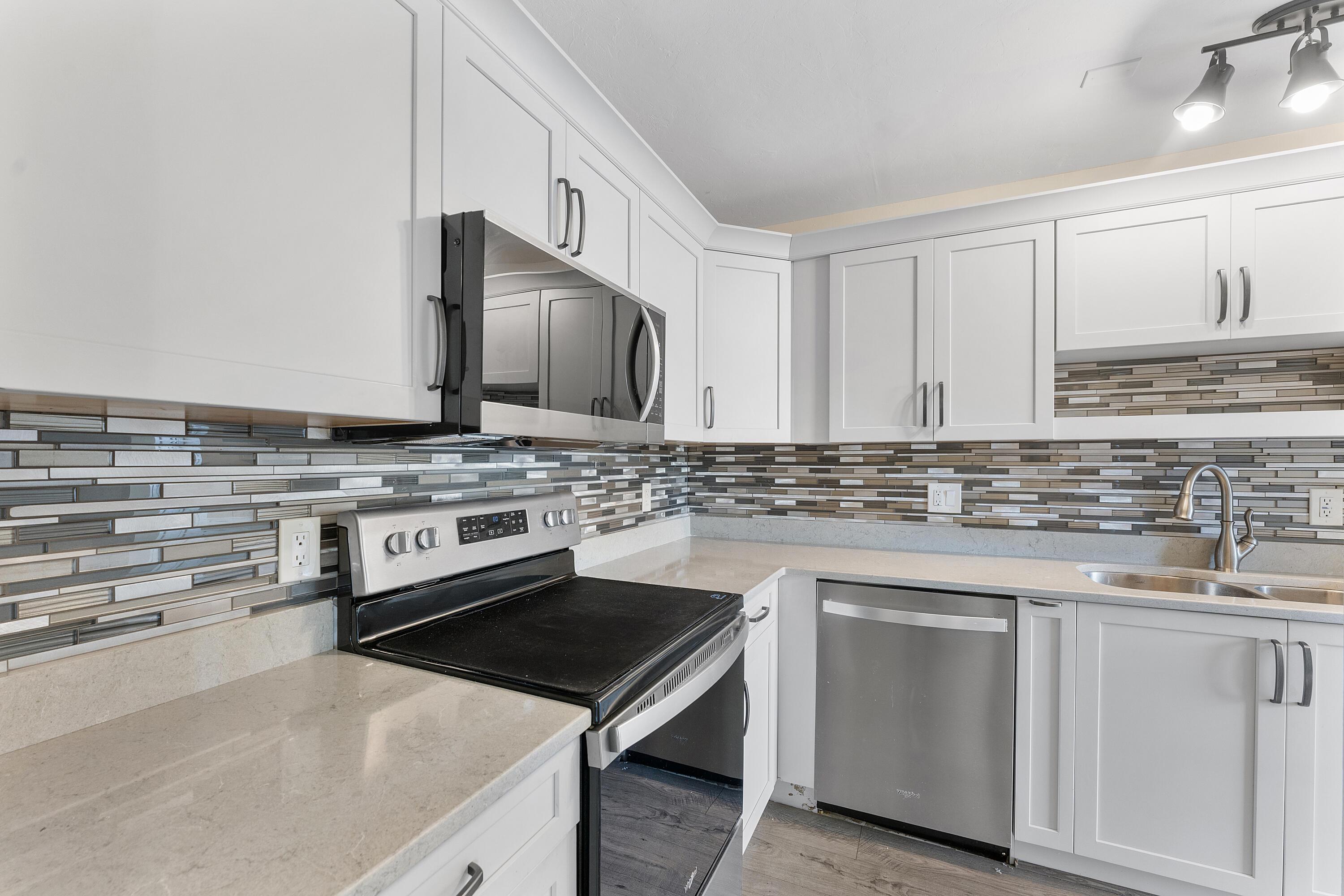 1160 Mahogany Way 103, Delray Beach, FL 33445, Delray Beach - Photo 5