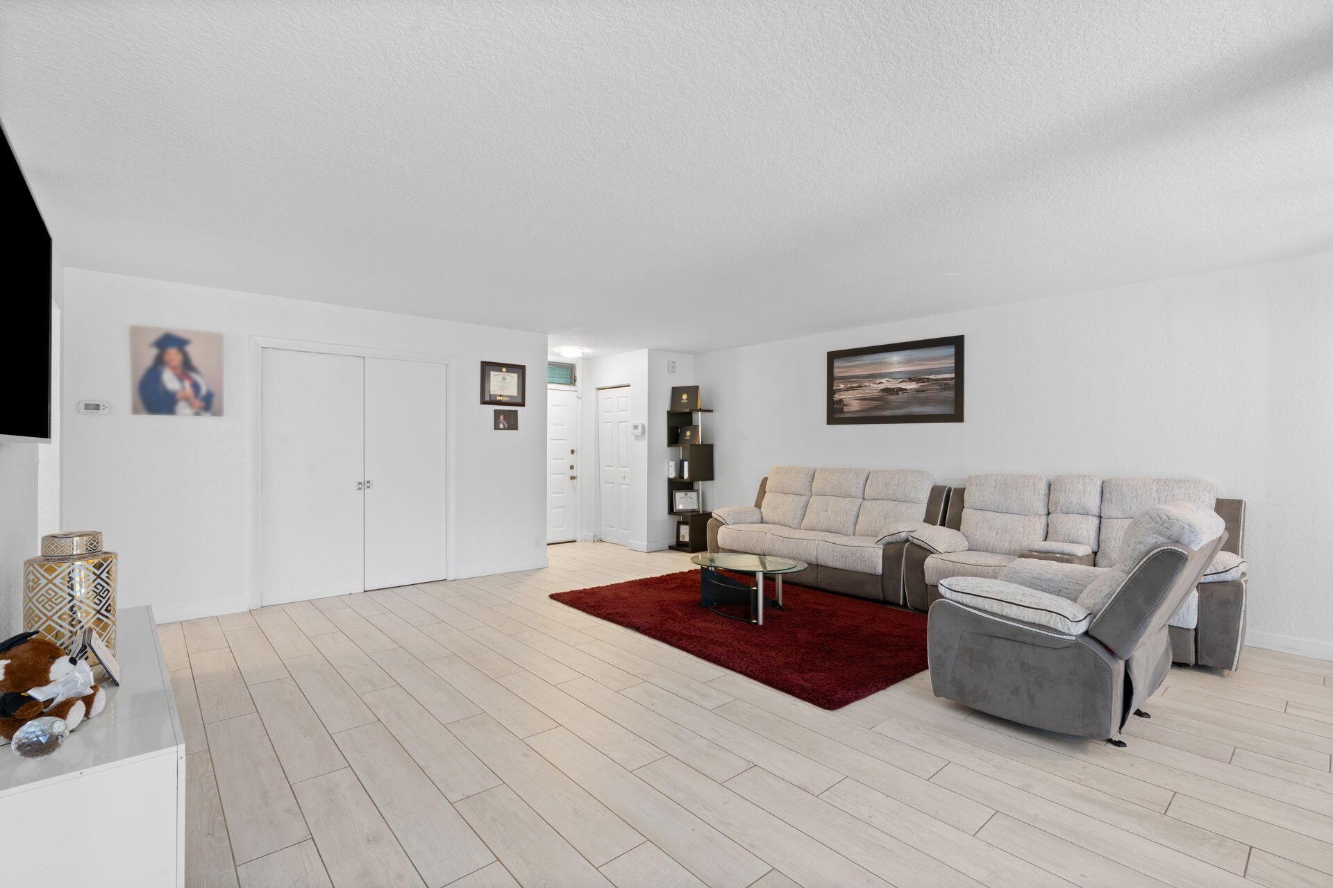 9592 SW 1st Court 13-F, Coral Springs, FL 33071, Coral Springs - Photo 4