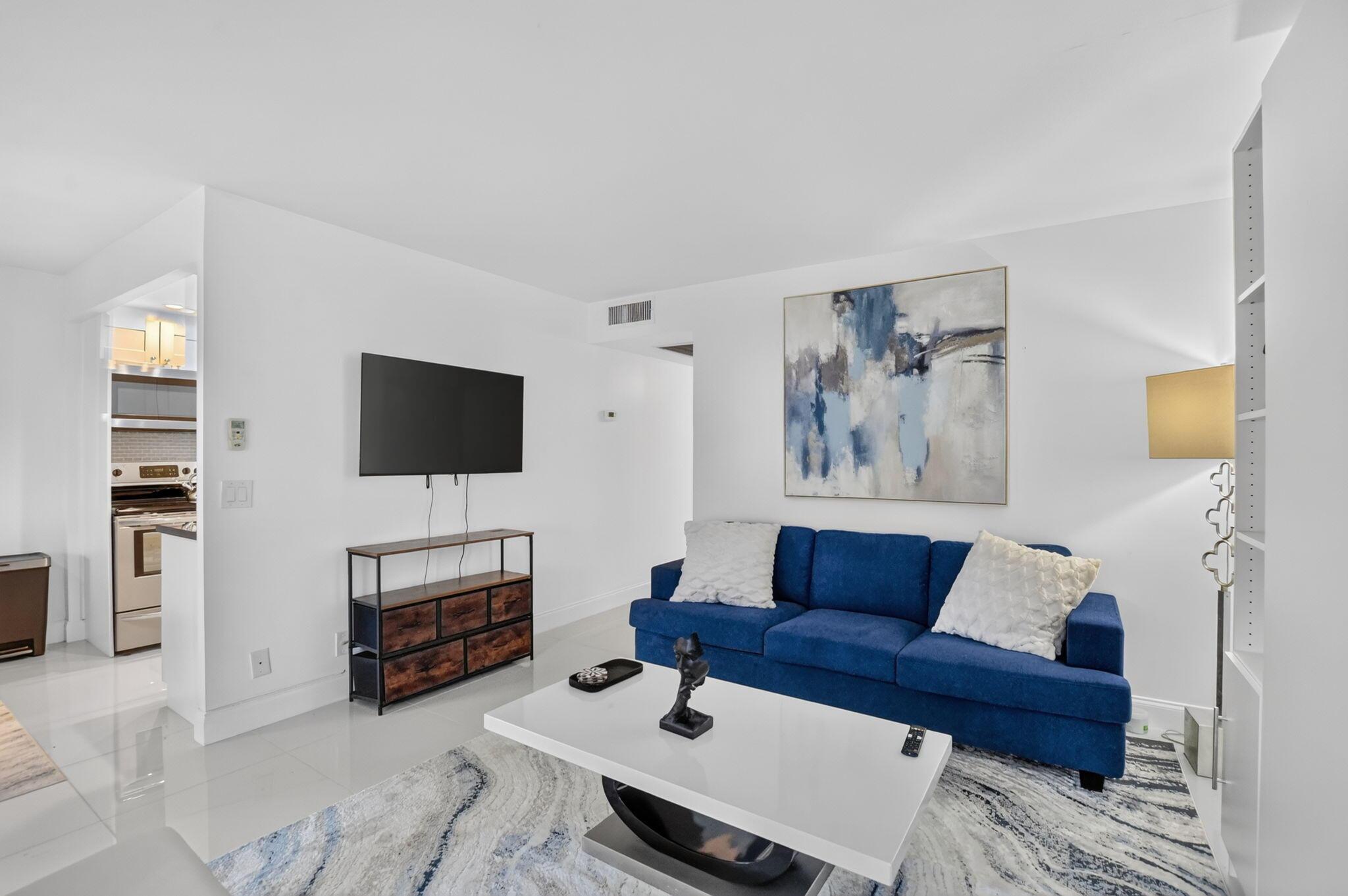 1061 EXETER D, Boca Raton, FL 33434, Boca Raton - Photo 2