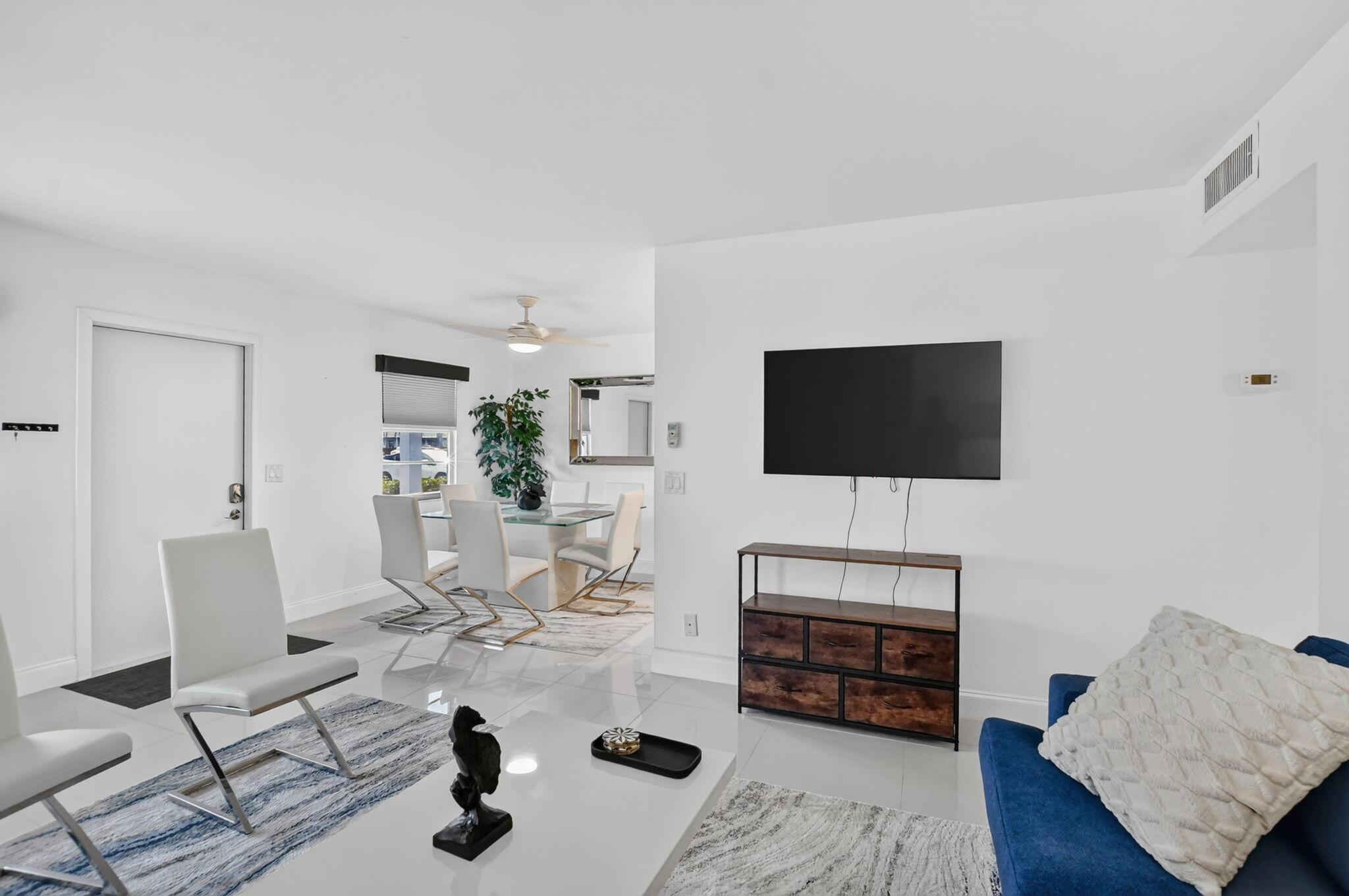 1061 EXETER D, Boca Raton, FL 33434, Boca Raton - Photo 3