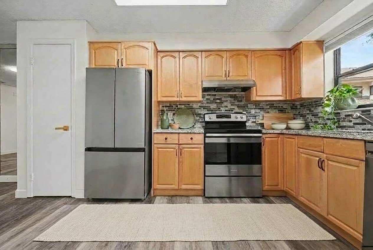 3405 EMERALD OAKS Drive 207, Hollywood, FL 33021, Hollywood - Photo 4