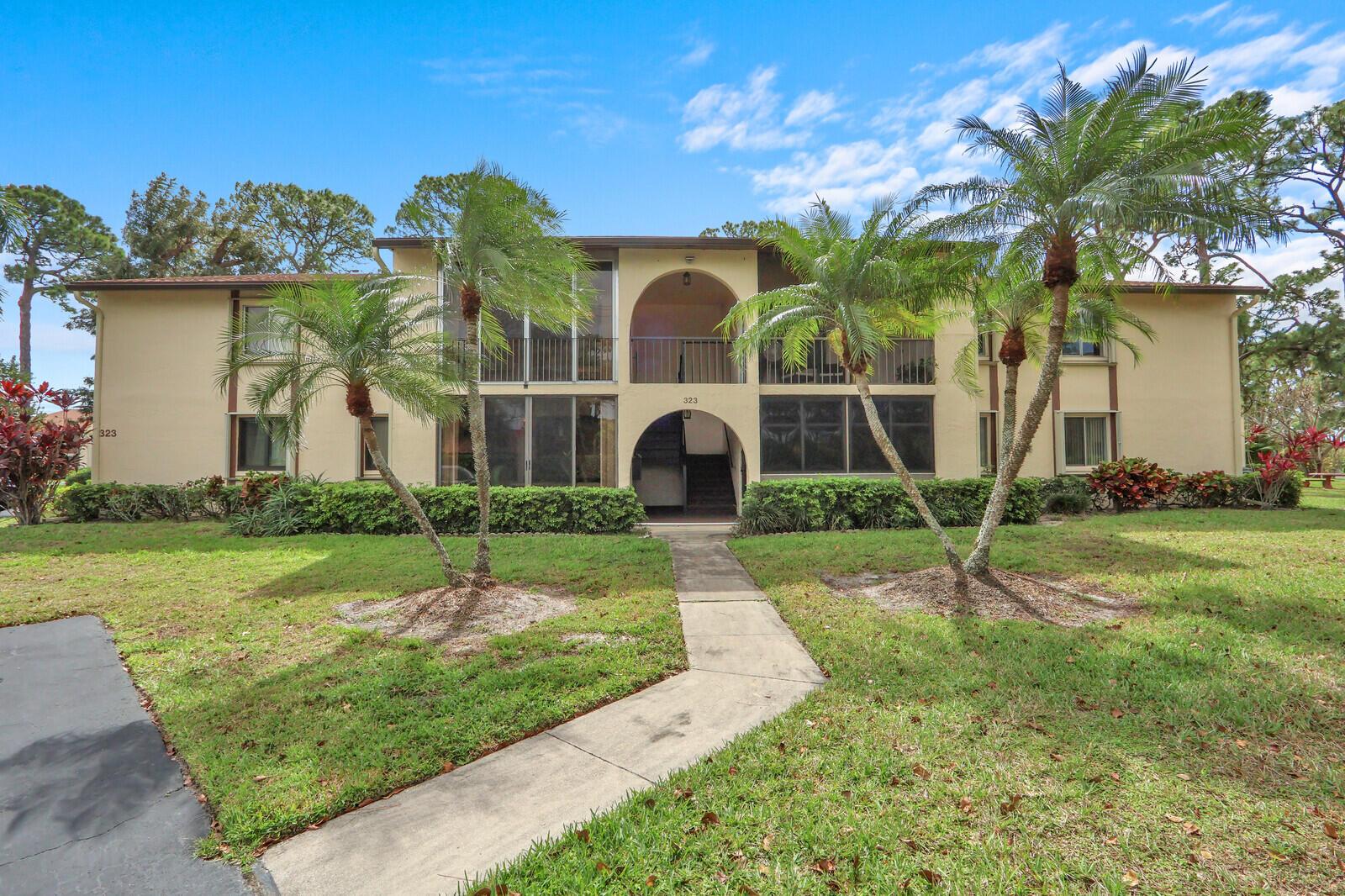 323 KNOTTY PINE Circle A-2, Greenacres, FL 33463, Greenacres