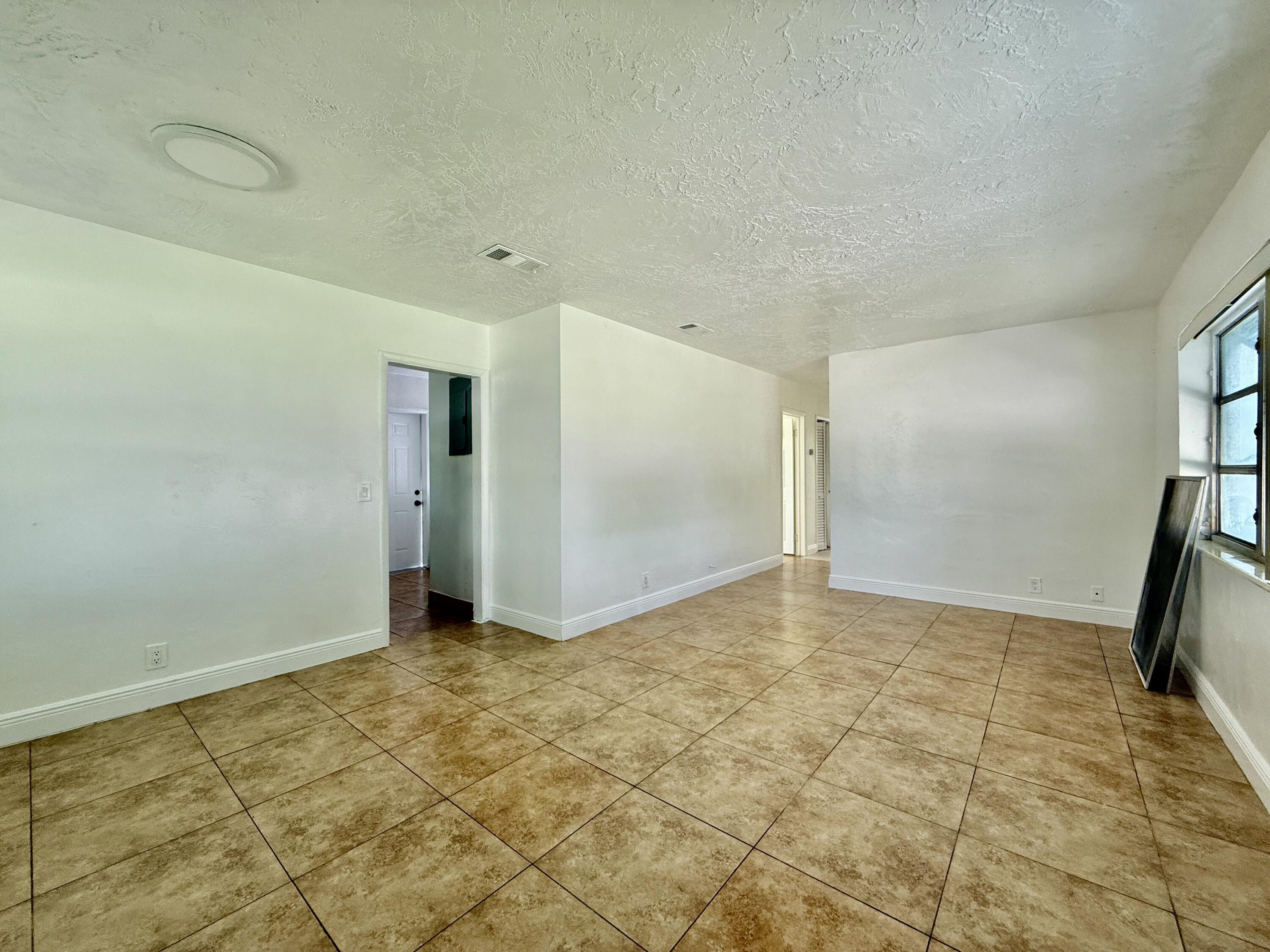355 NW 8th Avenue, Delray Beach, FL 33444, Delray Beach - Photo 5