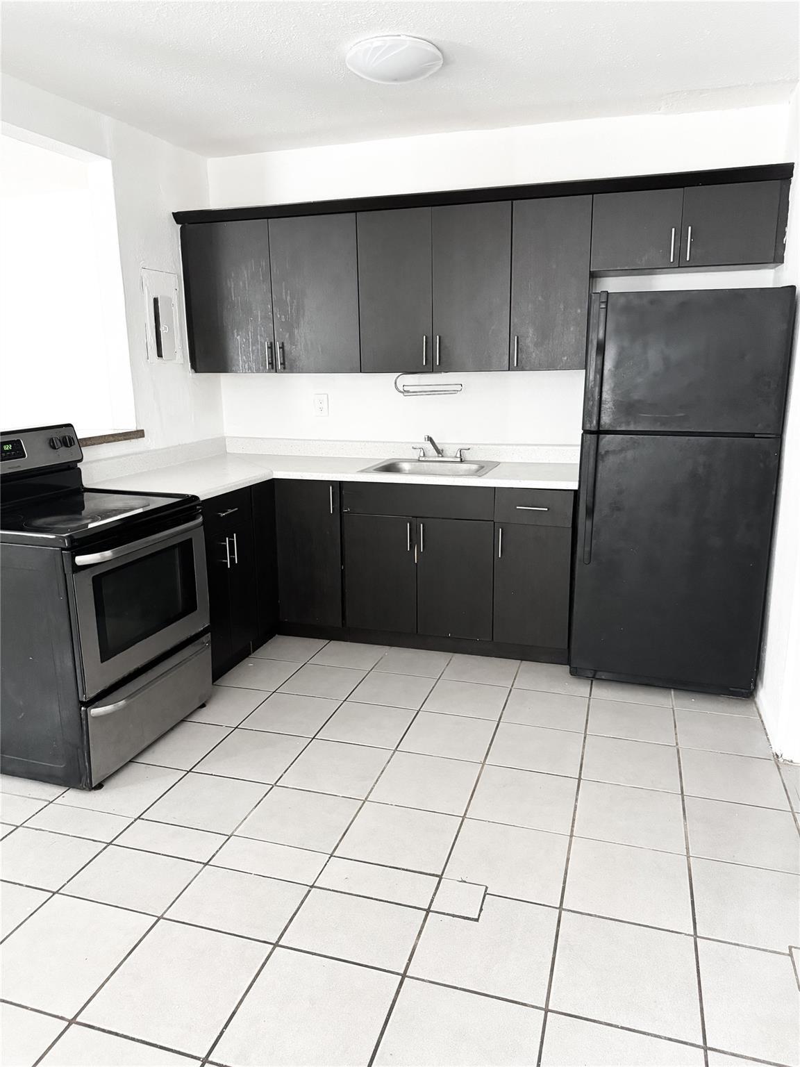 1405 NW 6TH Avenue, Fort Lauderdale, FL 33311, Fort Lauderdale - Photo 2