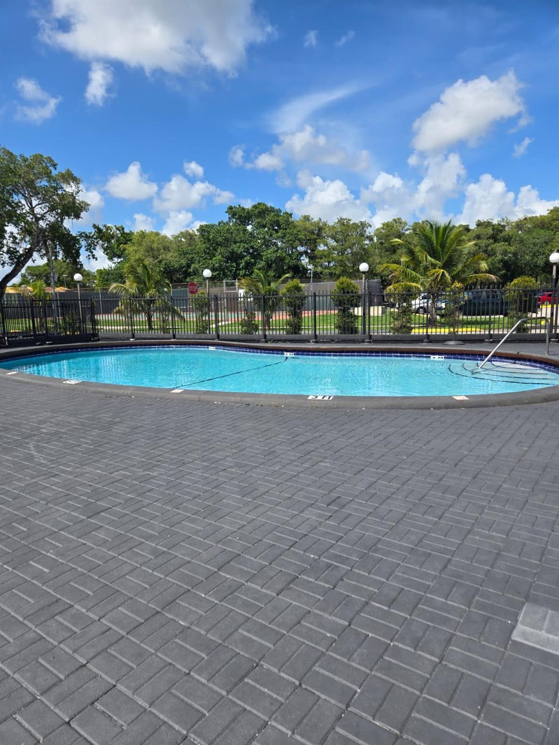 8001 FAIRVIEW Drive 104, Tamarac, FL 33321, Tamarac - Photo 4