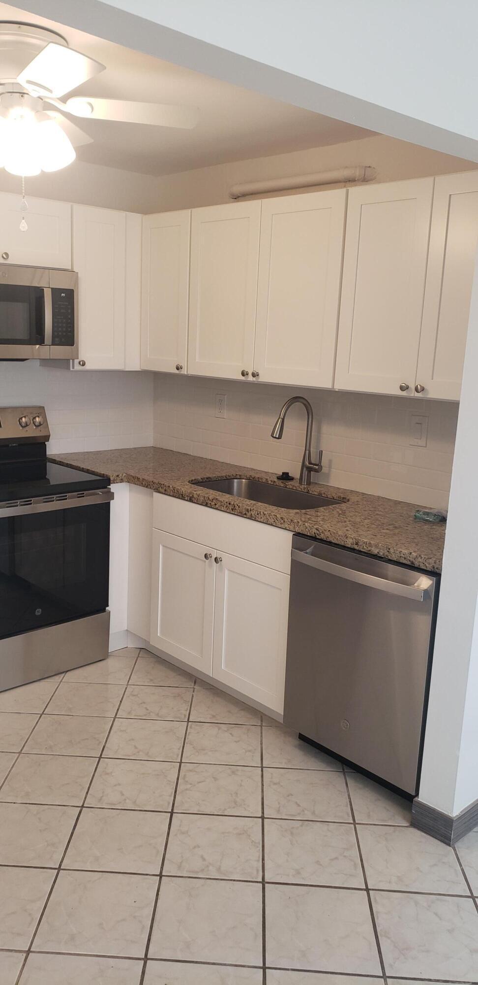529 Burgundy L, Delray Beach, FL 33484, Delray Beach - Photo 5