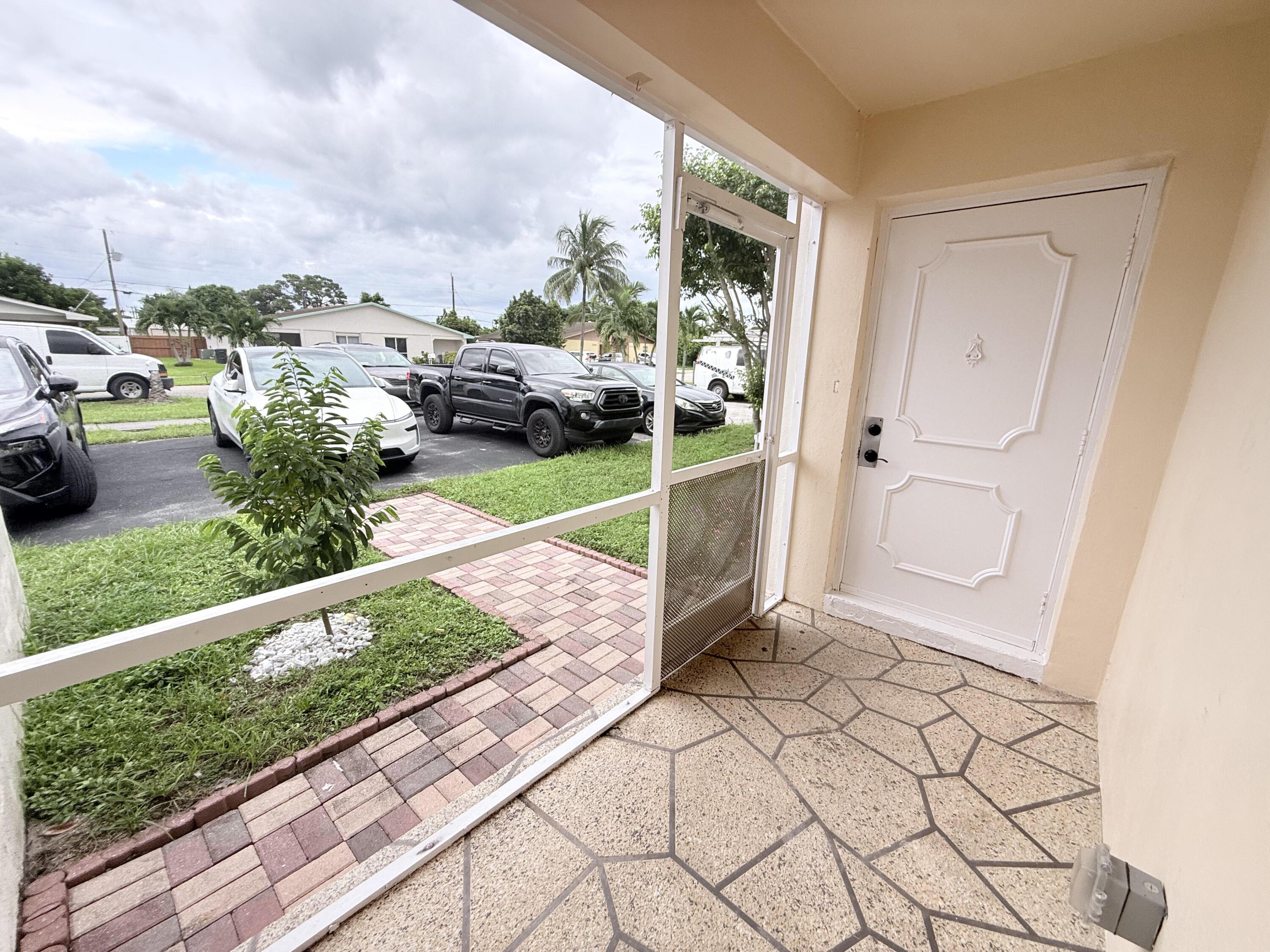 2117 E Bond Drive 1, West Palm Beach, FL 33415, West Palm Beach - Photo 4