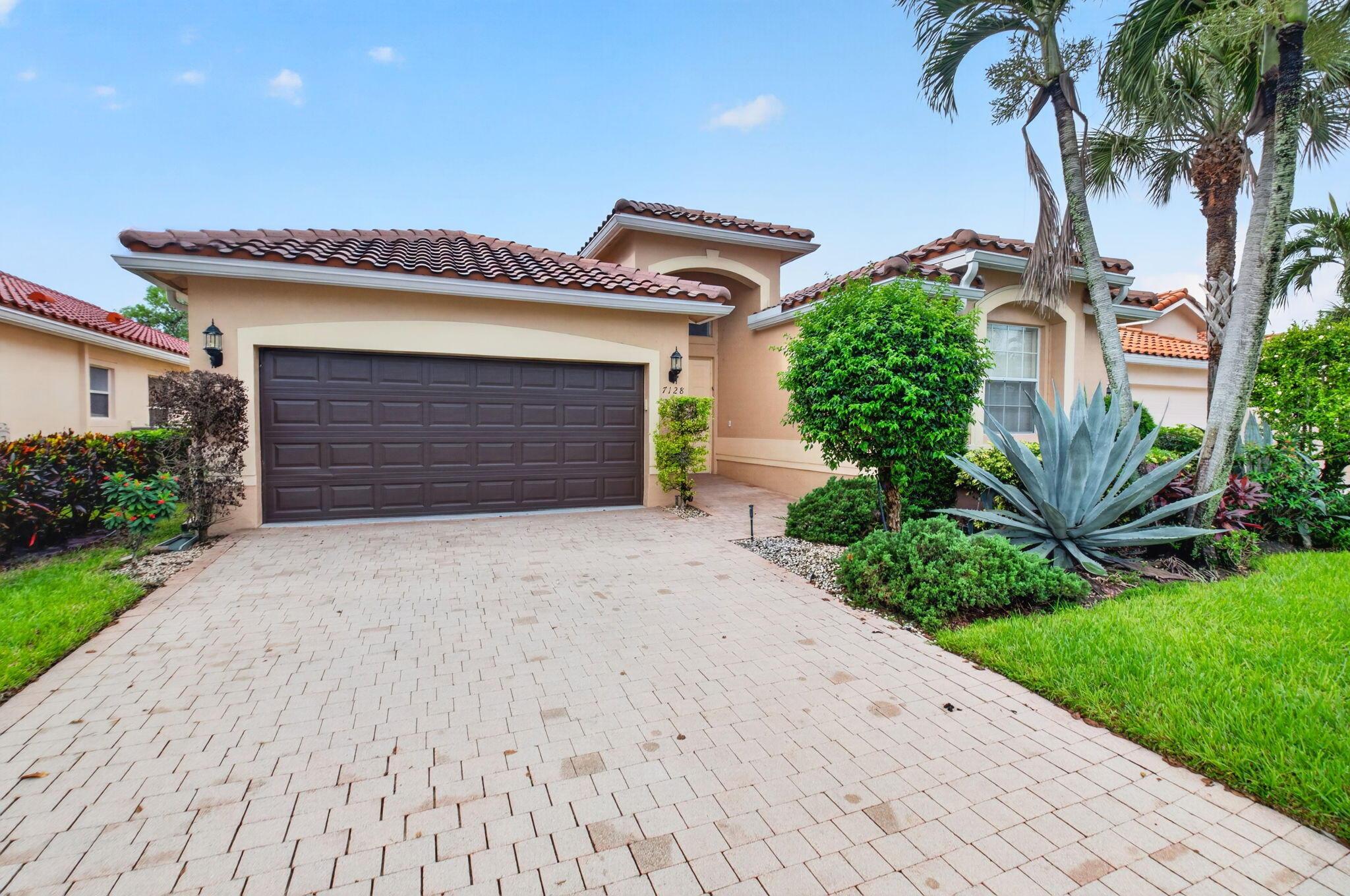 7128 Lombardy Street, Boynton Beach, FL 33472, Boynton Beach - Photo 2