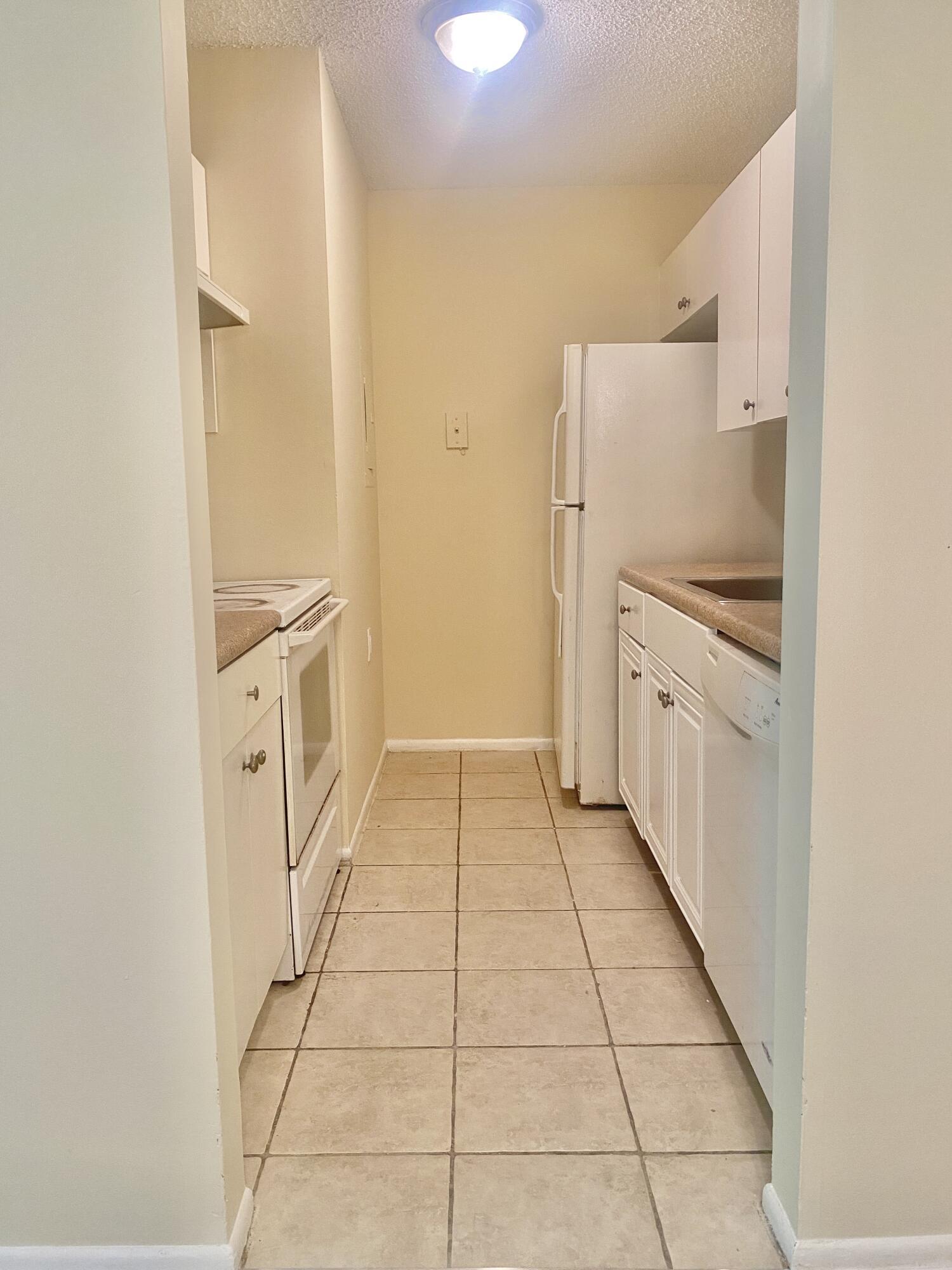 1200 LAKE VICTORIA Drive C, West Palm Beach, FL 33411, West Palm Beach - Photo 5