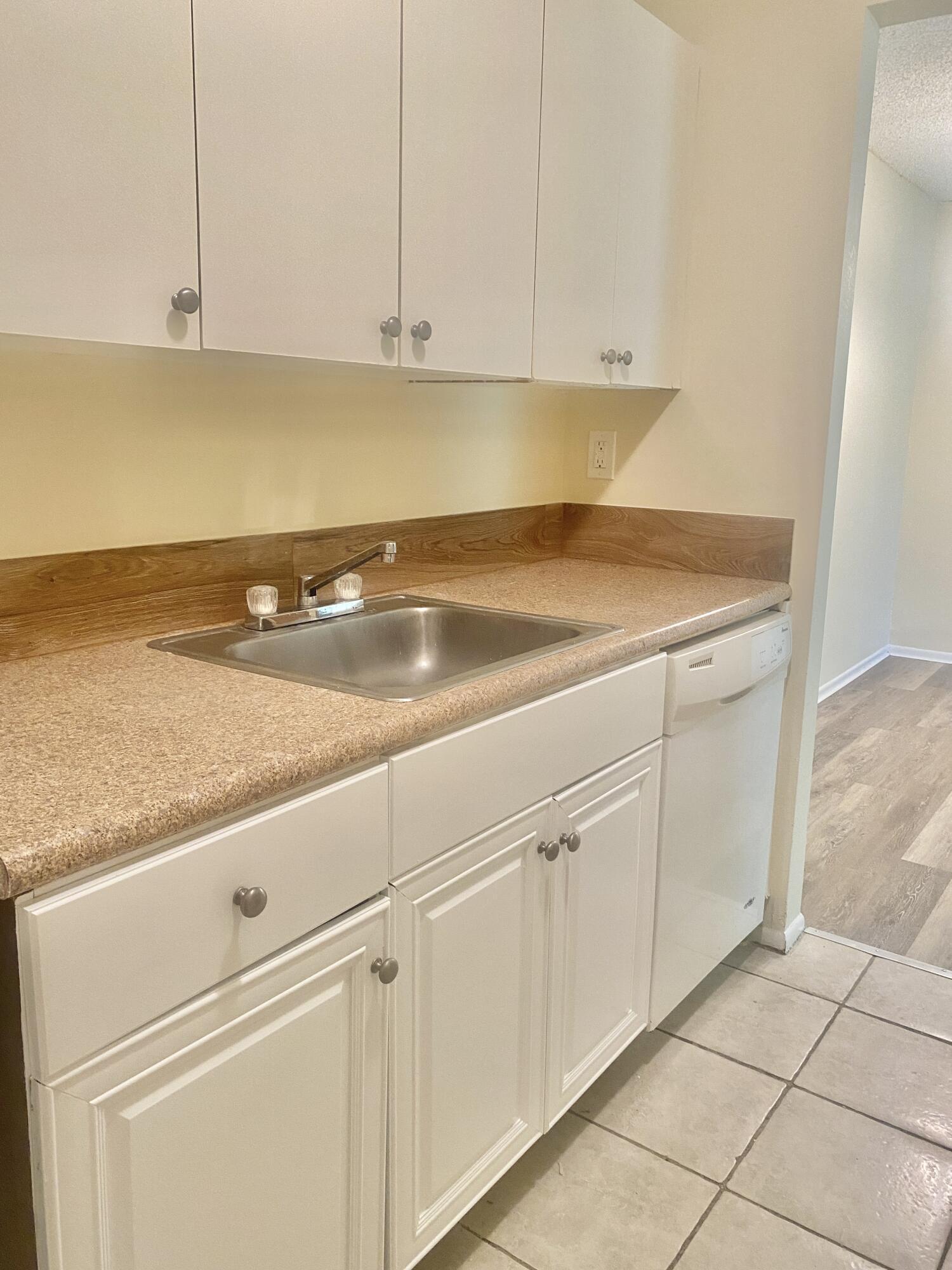 1200 LAKE VICTORIA Drive C, West Palm Beach, FL 33411, West Palm Beach - Photo 4