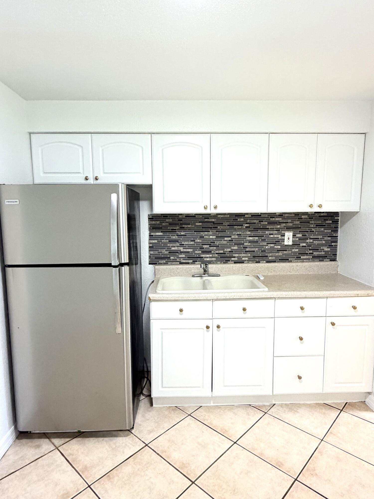 209 NW 17th Street 1, Fort Lauderdale, FL 33311, Fort Lauderdale - Photo 5