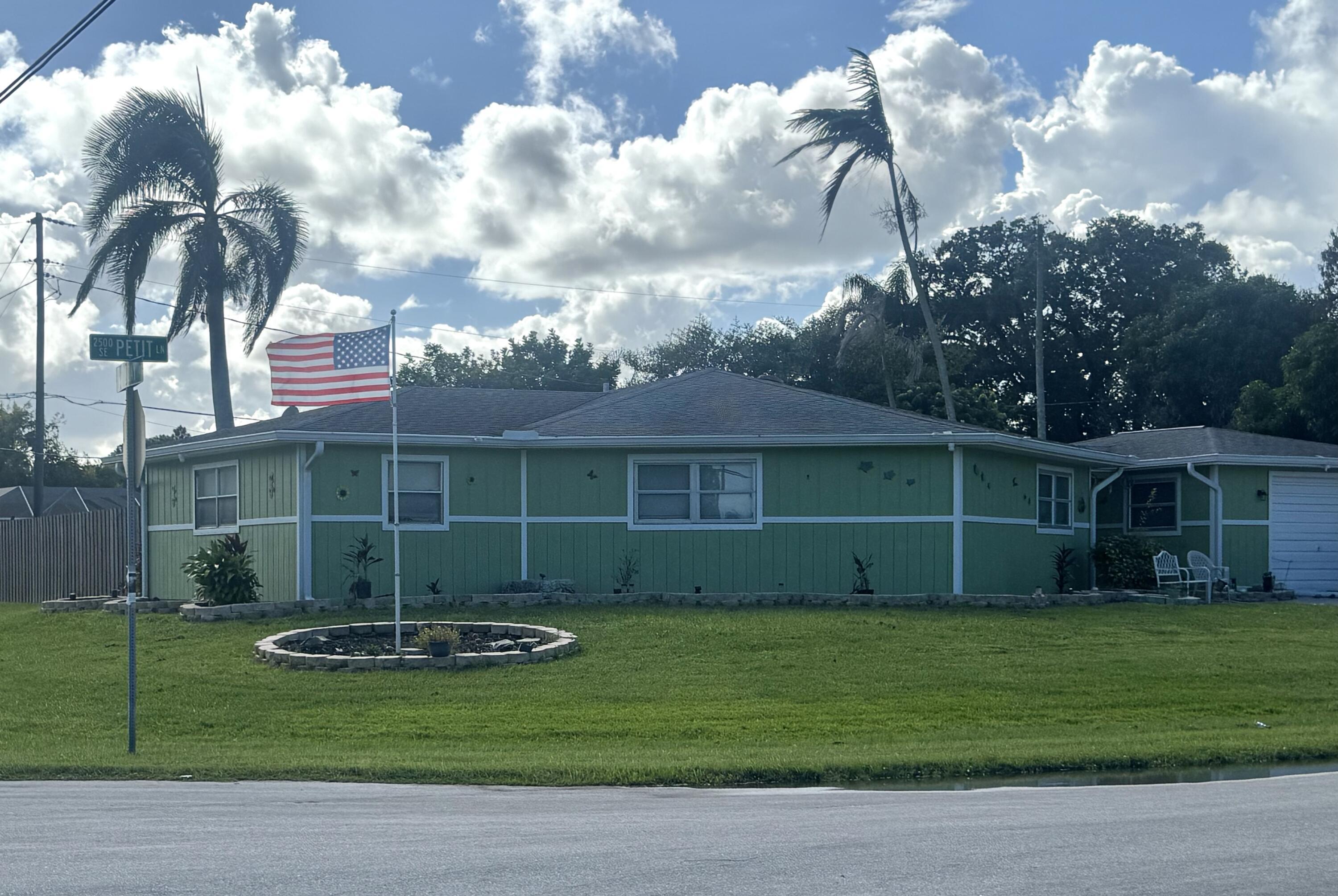 1525 SE HOLIDAY Road, Port St. Lucie, FL 34952, Port St. Lucie