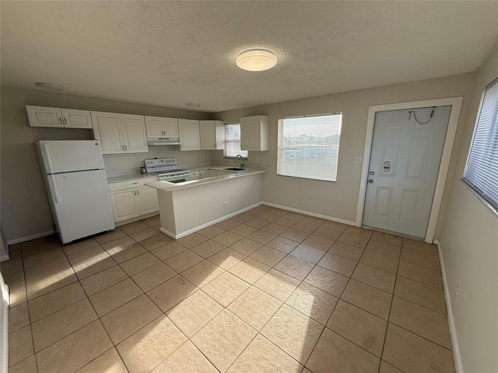 1235 W RIVER Drive 4, Margate, FL 33063, Margate - Photo 3