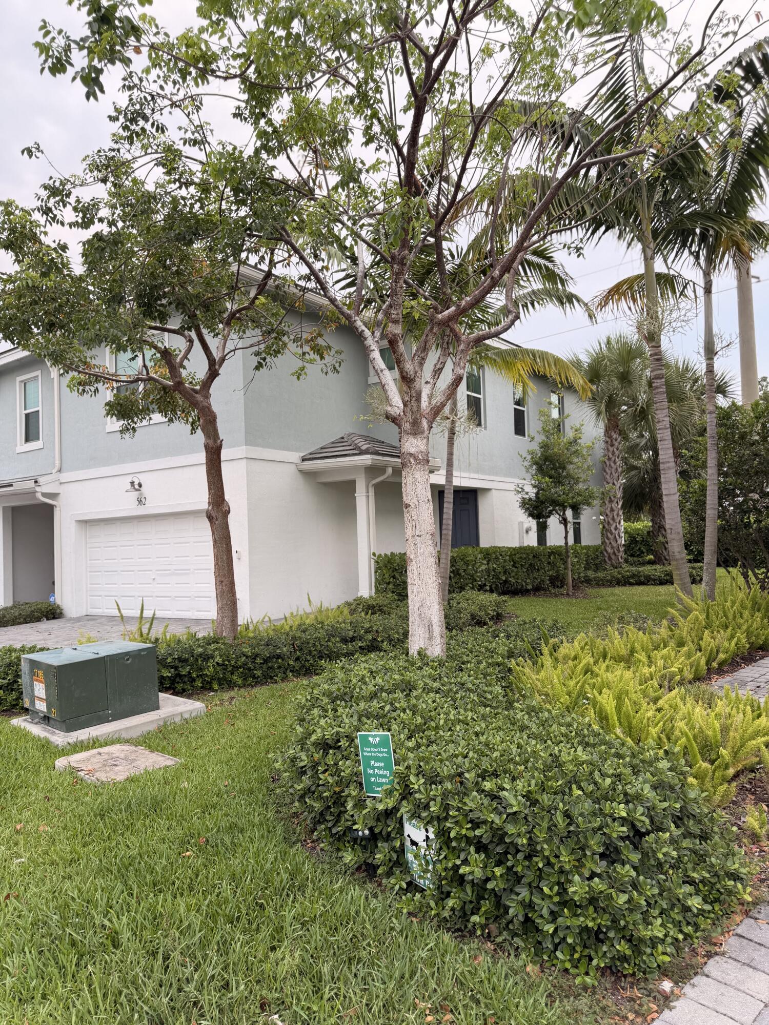 562 PARSONS Way, Deerfield Beach, FL 33442, Deerfield Beach - Photo 2