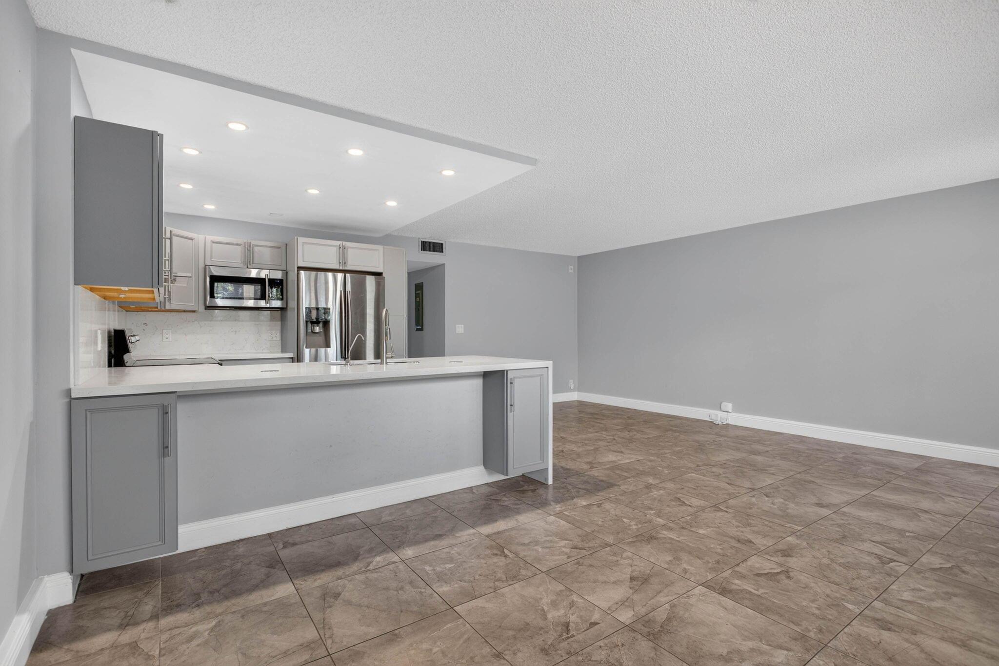 1804 ELEUTHERA Point J1, Coconut Creek, FL 33066, Coconut Creek - Photo 4