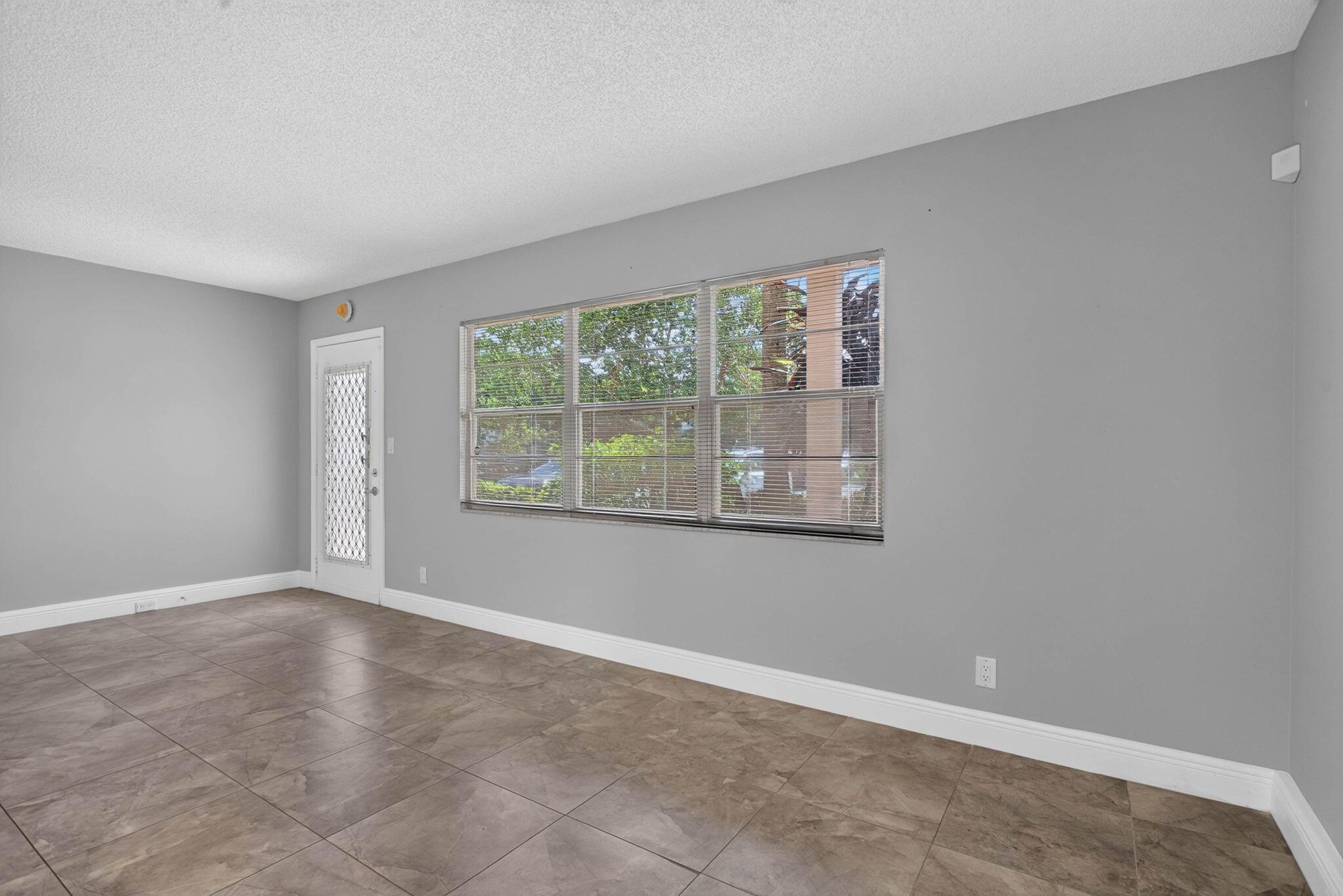 1804 ELEUTHERA Point J1, Coconut Creek, FL 33066, Coconut Creek - Photo 5