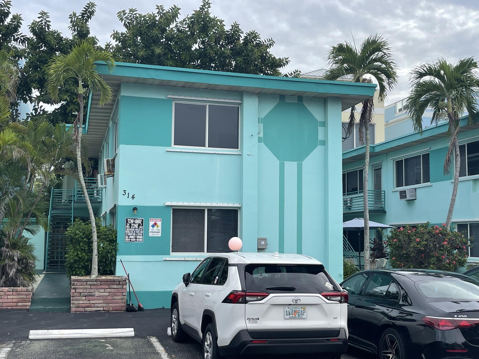 314 Elm Street 3, Hollywood, FL 33019, Hollywood - Photo 3