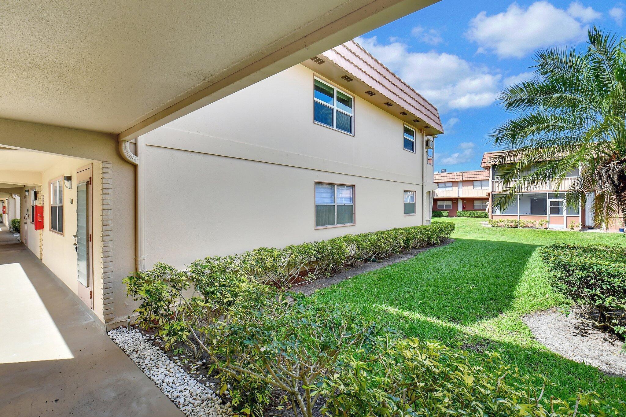 450 Saxony J, Delray Beach, FL 33446, Delray Beach - Photo 3