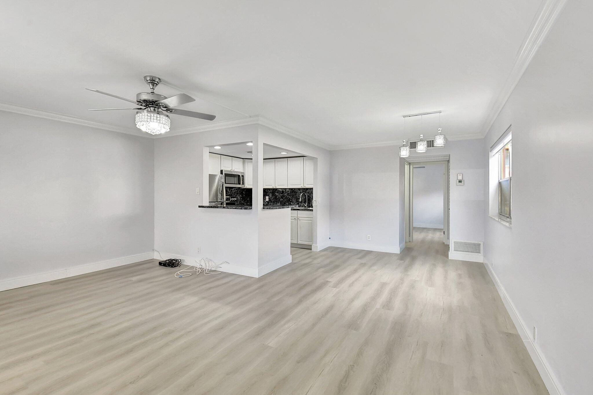 450 Saxony J, Delray Beach, FL 33446, Delray Beach - Photo 4