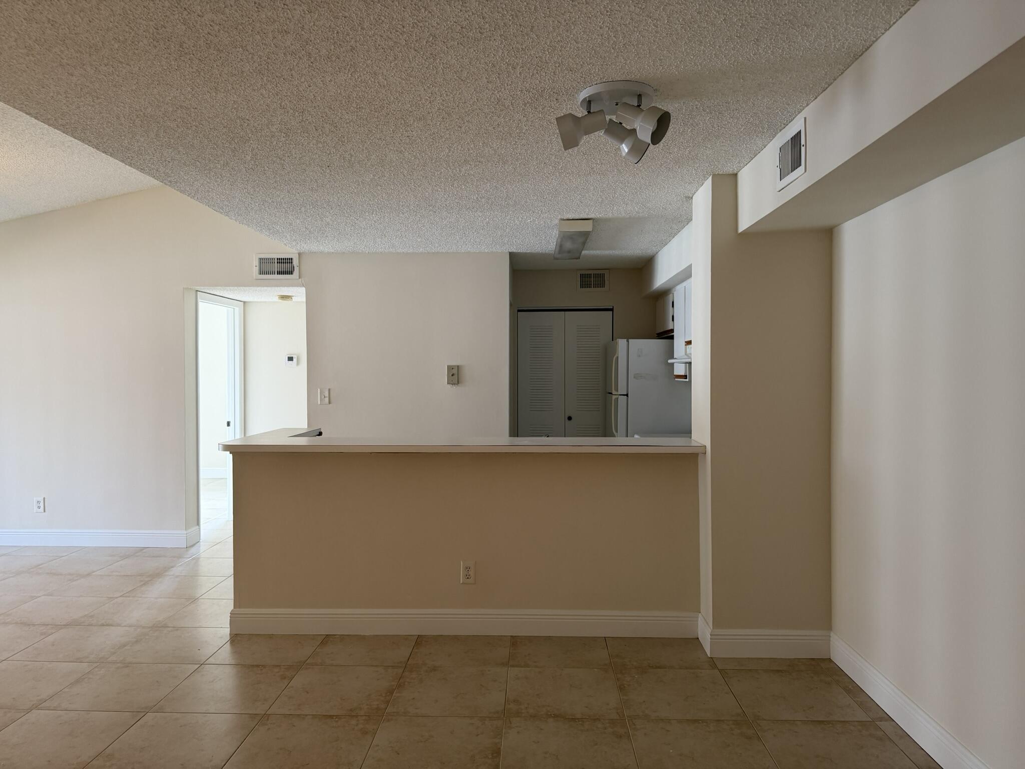 520 S Park Road 22-12, Hollywood, FL 33021, Hollywood - Photo 3