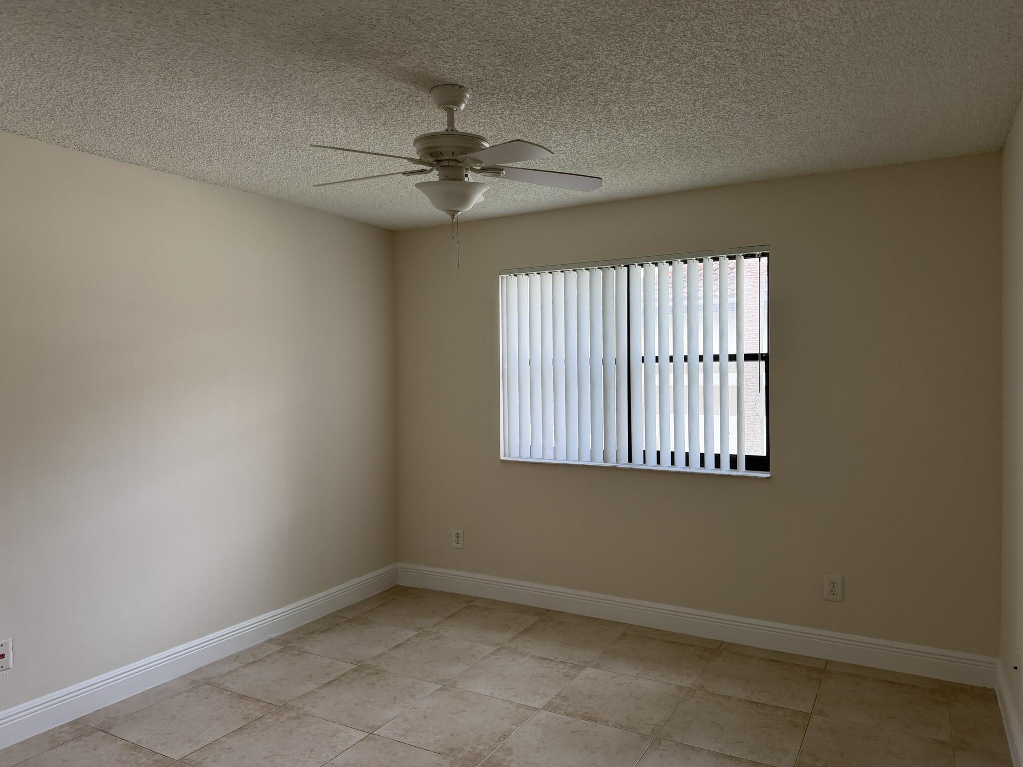 520 S Park Road 22-12, Hollywood, FL 33021, Hollywood - Photo 5