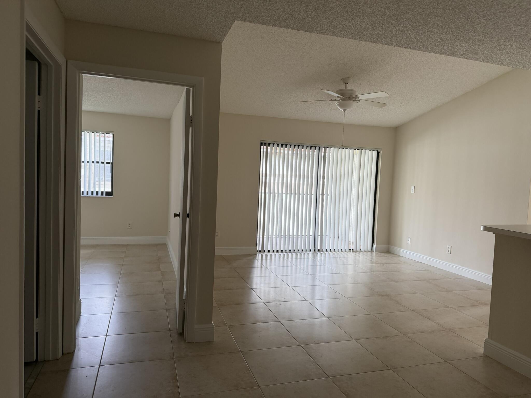 520 S Park Road 22-12, Hollywood, FL 33021, Hollywood - Photo 4