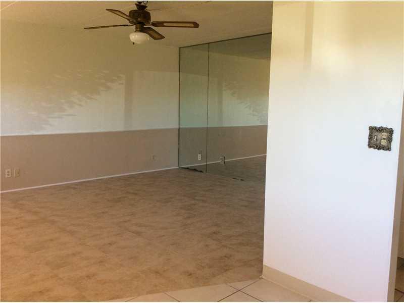 500 VILLAGE GREEN Circle W 107, Palm Springs, FL 33461, Palm Springs - Photo 3