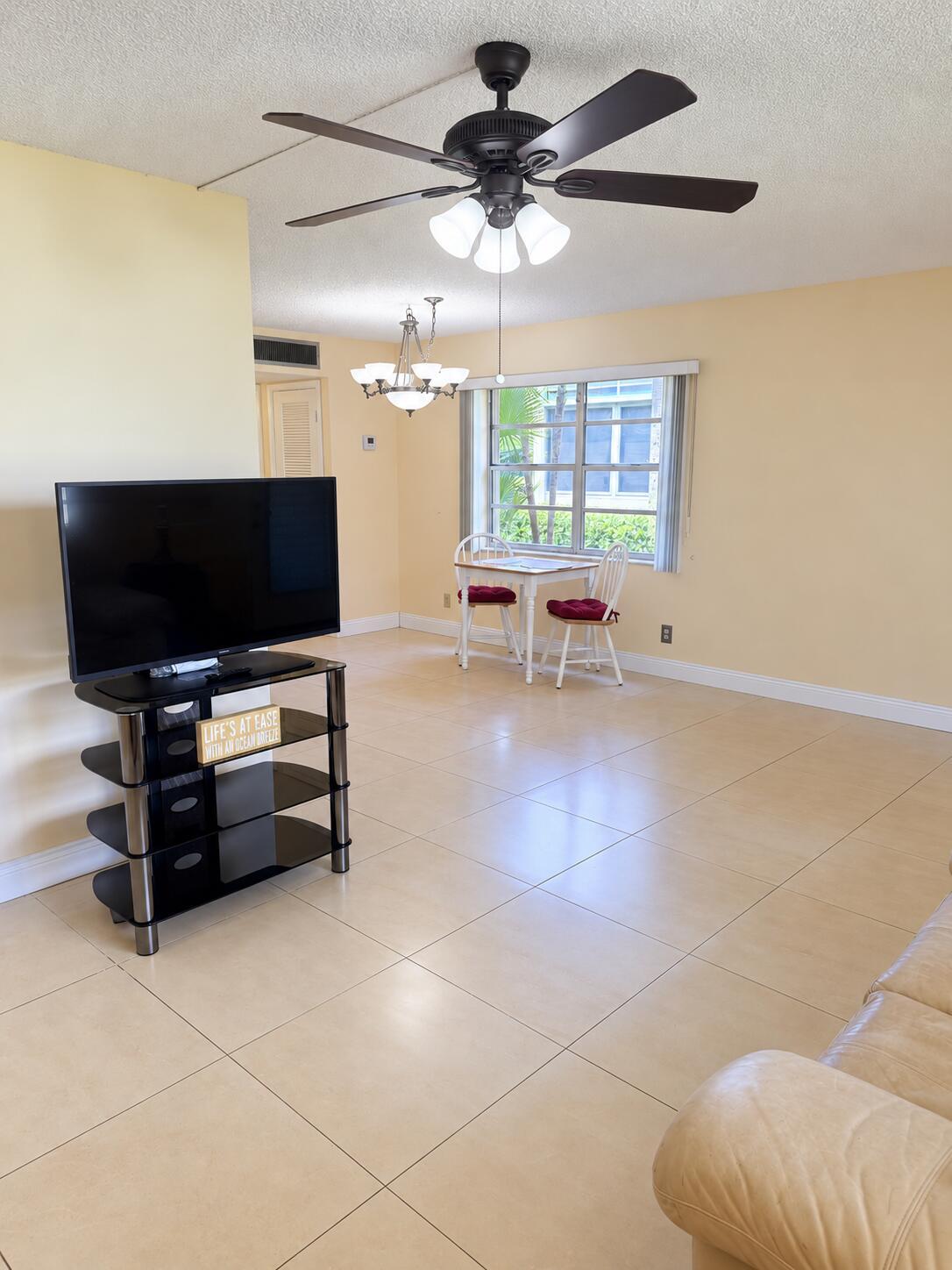 391 BURGUNDY I Avenue, Delray Beach, FL 33484, Delray Beach - Photo 4