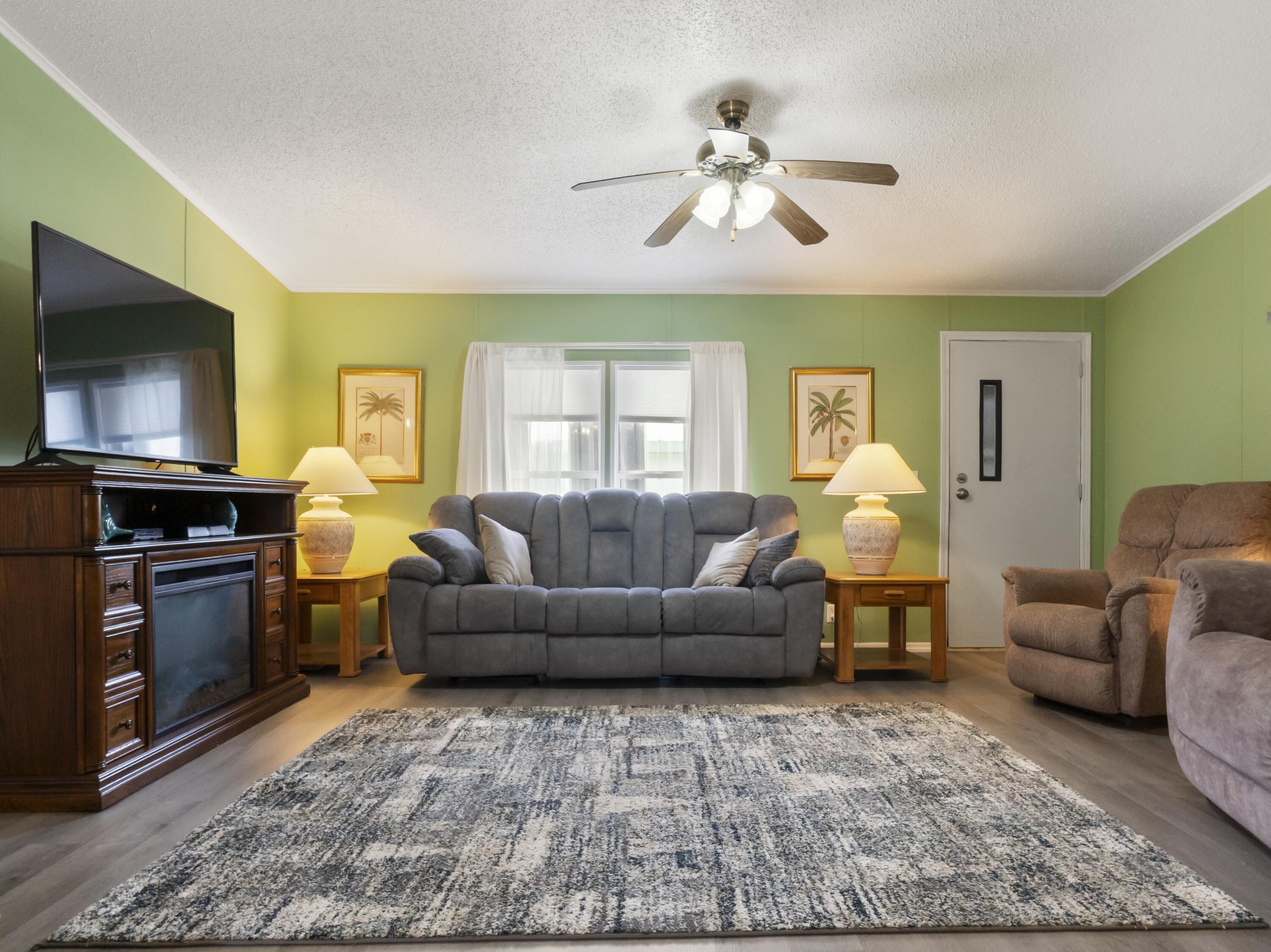 1122 Trout Street, Okeechobee, FL 34974, Okeechobee - Photo 2